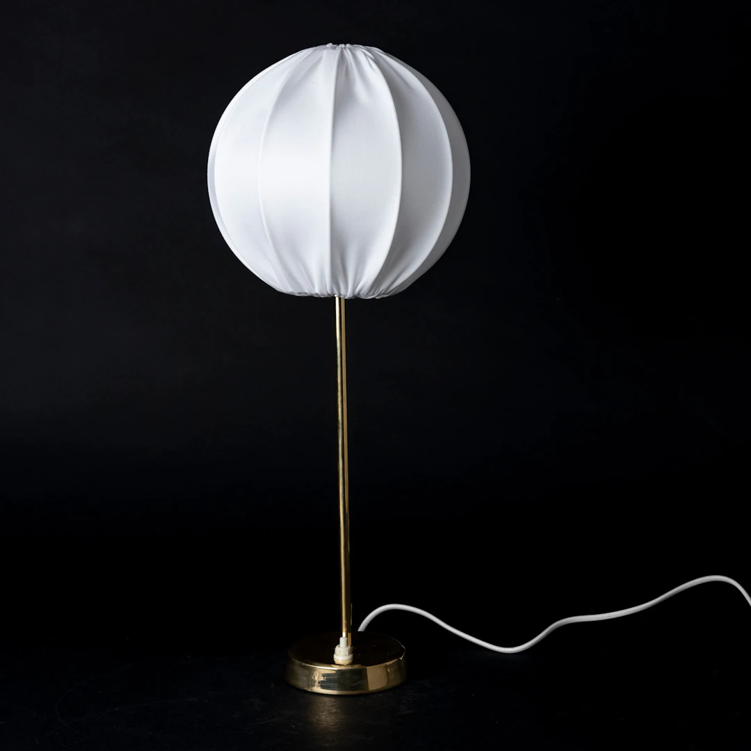 BORDSLAMPA, mässing, modell 719, Aleljé Lyktan, Åhus.