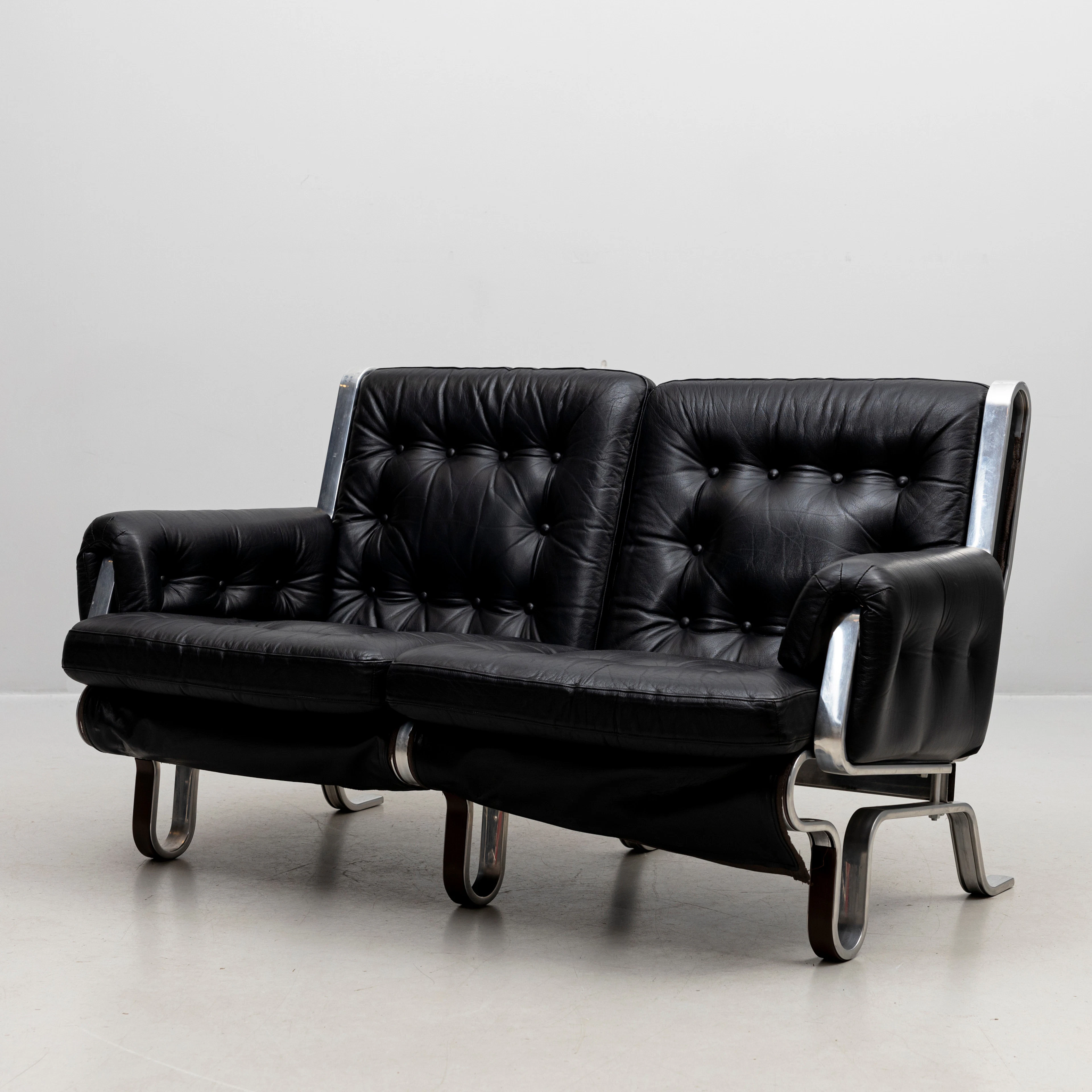 ERIC SIGFRID PERSSON. Soffa, skinnklädsel, 2-sits, ur serien "Flytande