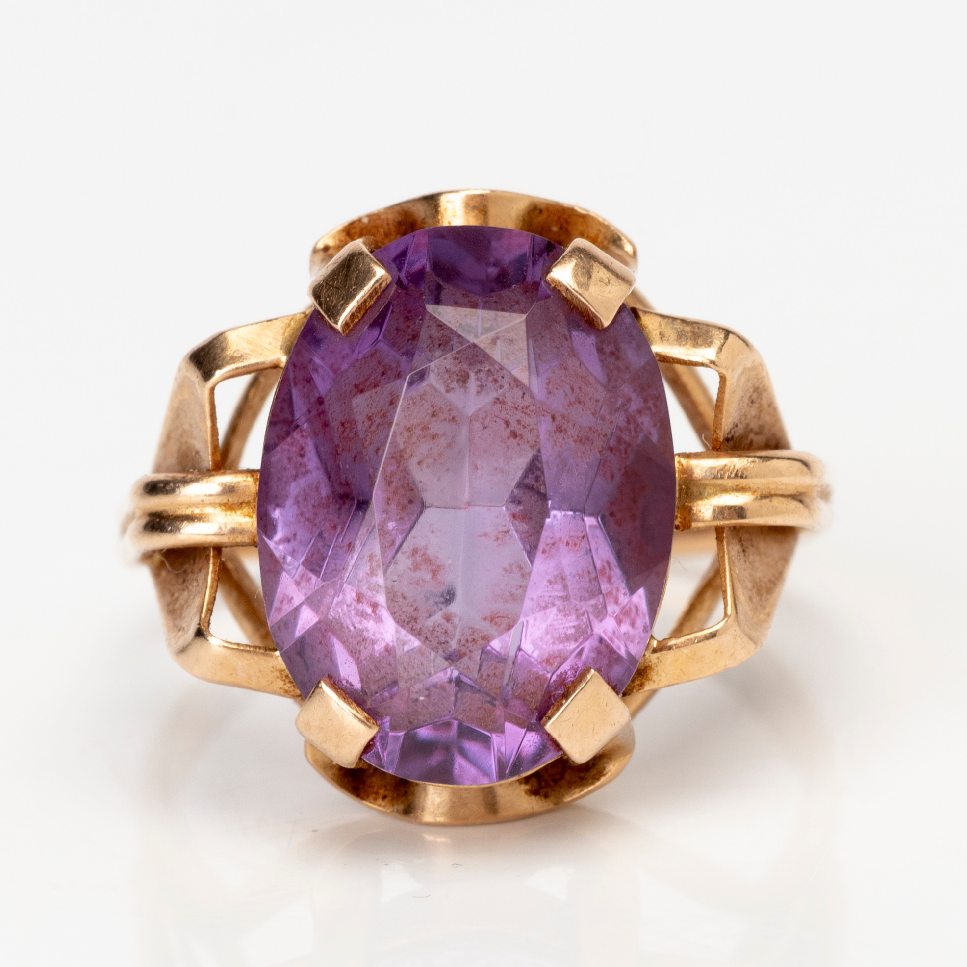 RING, guld, 14K med lila sten, Riga.