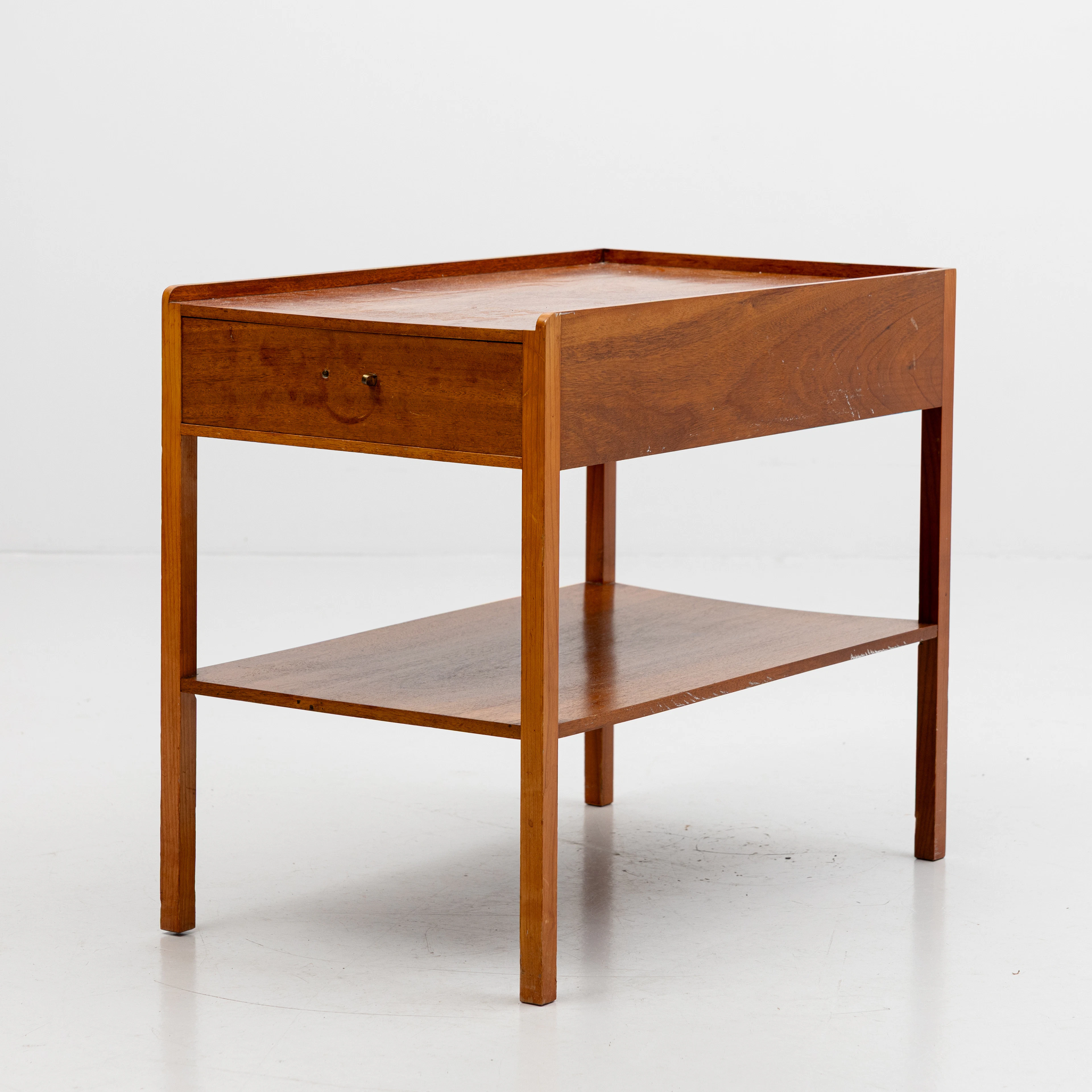 JOSEF FRANK. sängbord, modell 914, Firma Svenskt Tenn.
