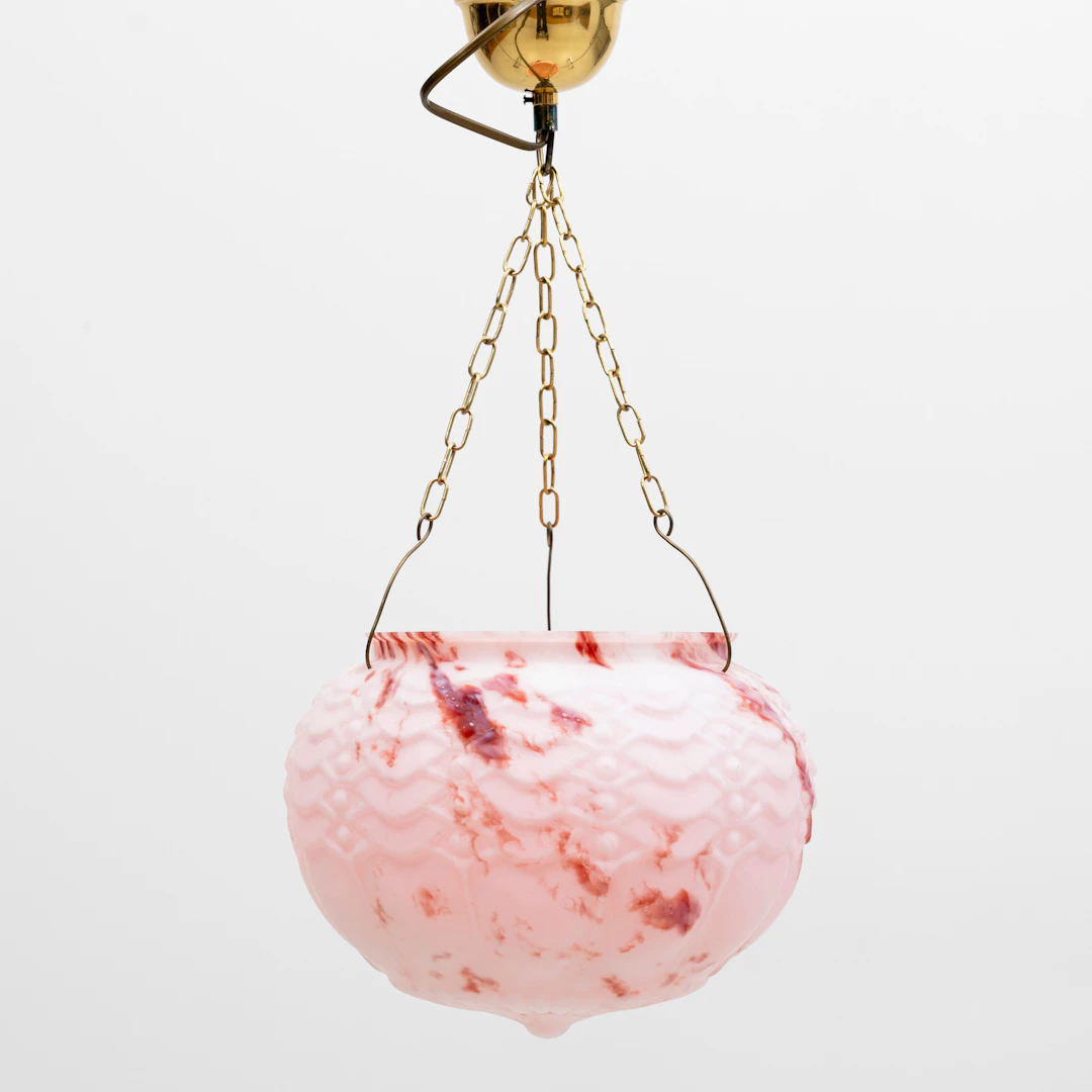 TAKLAMPA, opakt glas, 18/1900, höjd ca 21,5 cm.