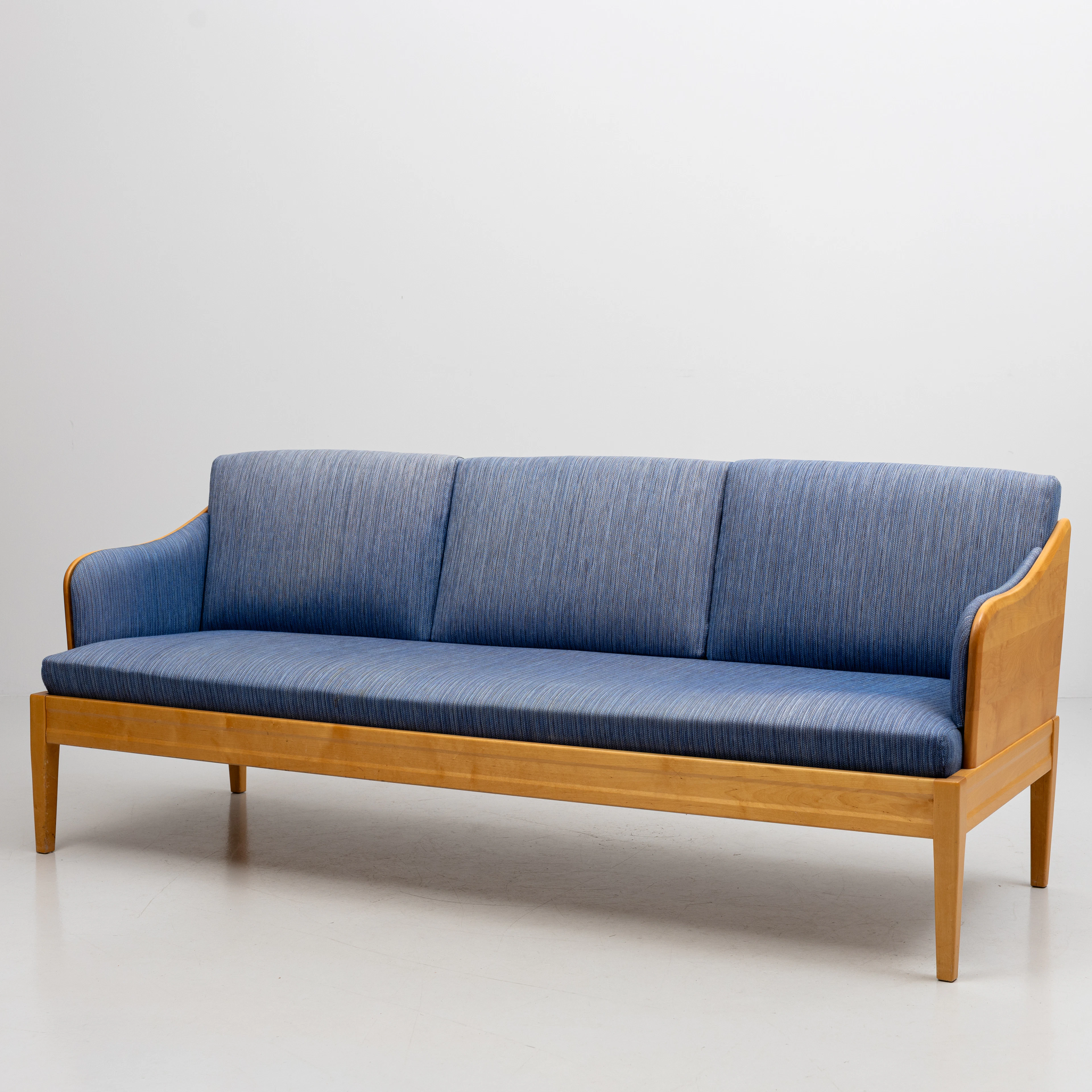 CARL MALMSTEN. SOFFA, lövträ, "Gustavianus", Åfors Möbelfabrik.