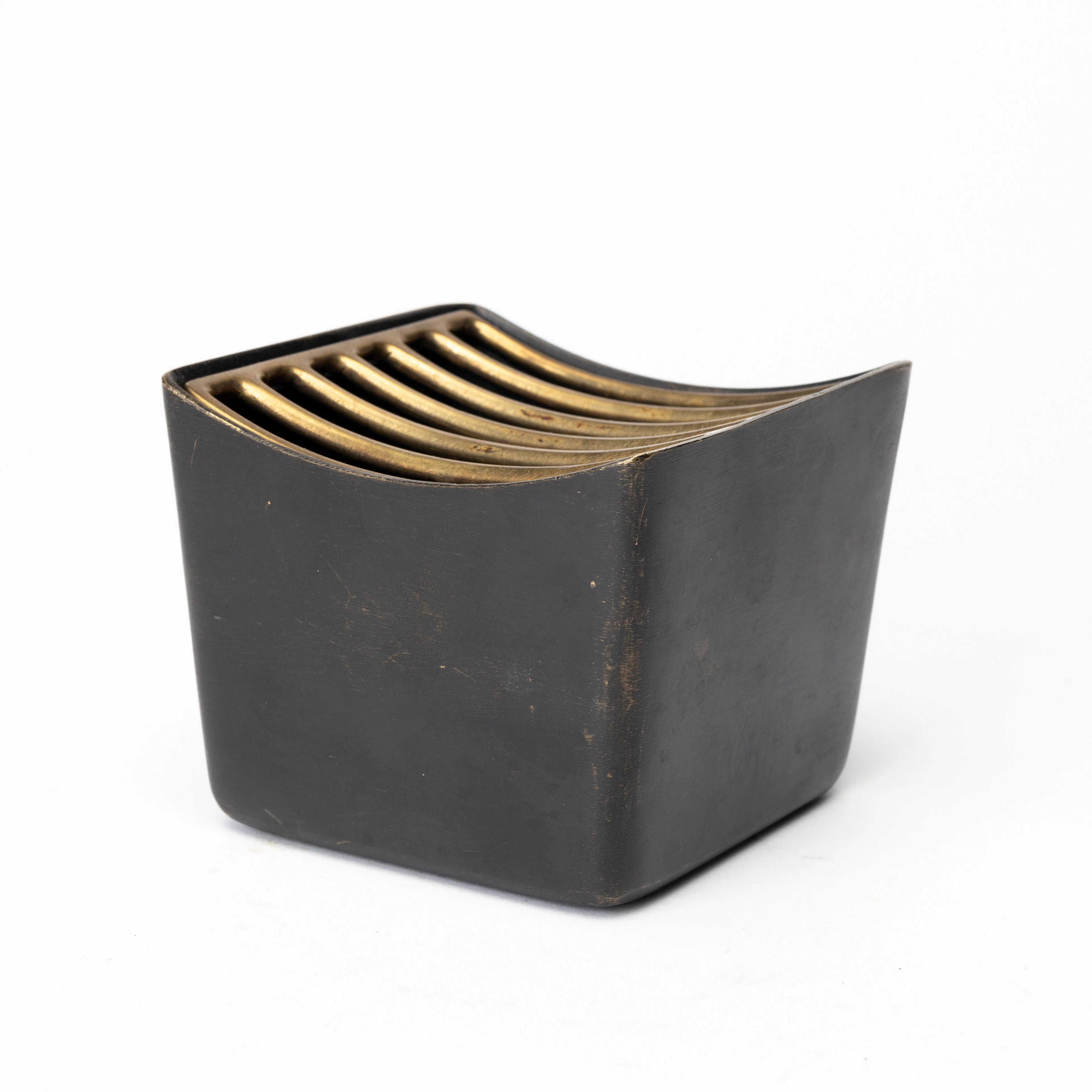 KARL HAGENAUER. Askfat, Werkstätte Hagenauer, brons, Wien, 1900-talets mitt.