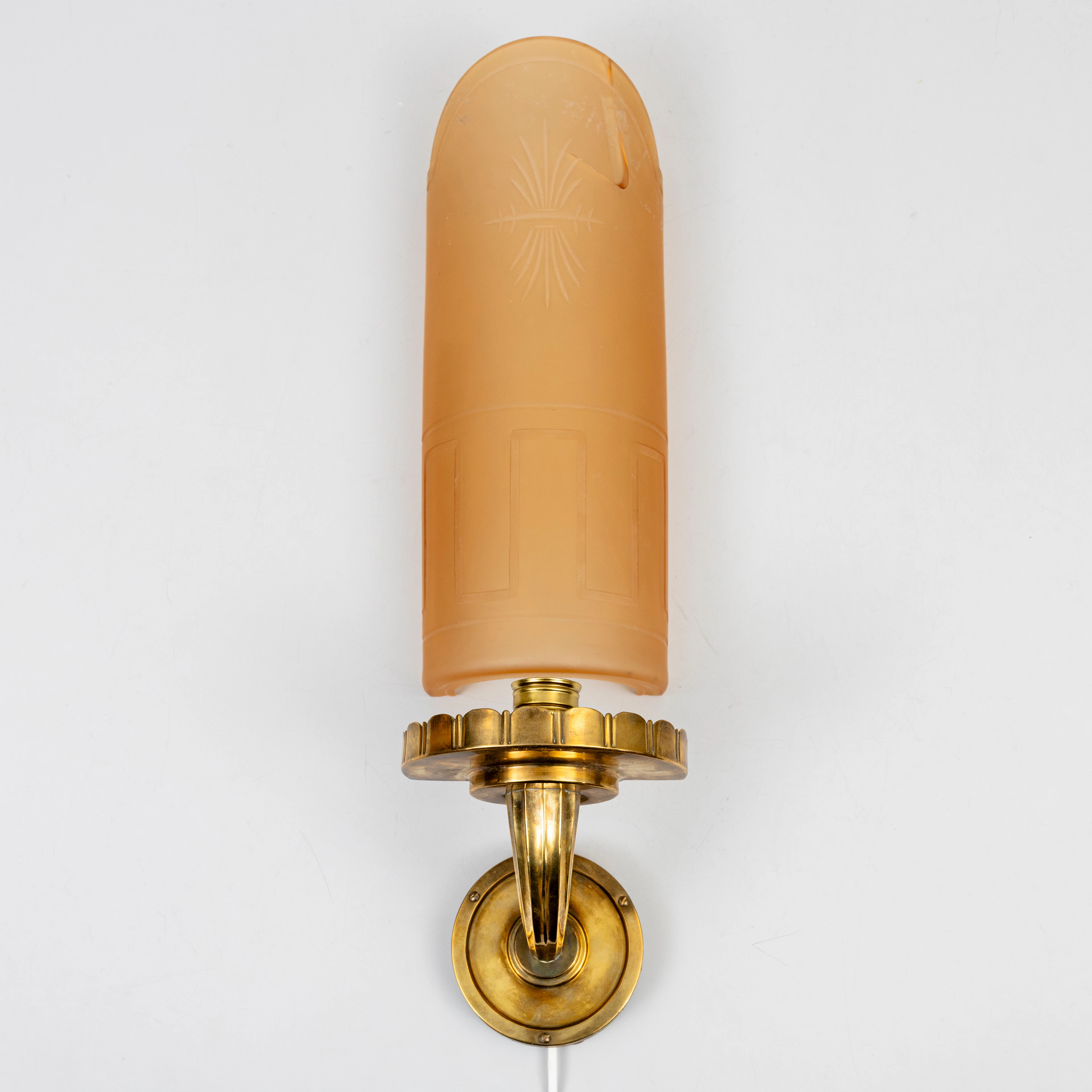 EDWARD HALD. Vägglampa, mässing och glas, Swedish Grace, 1920-tal.
