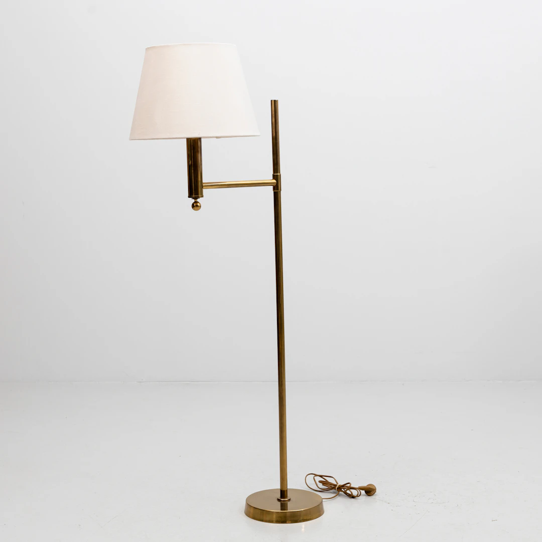 GOLVLAMPA, mässing, modell G-018, Bergboms, 1900-talets andra hälft.