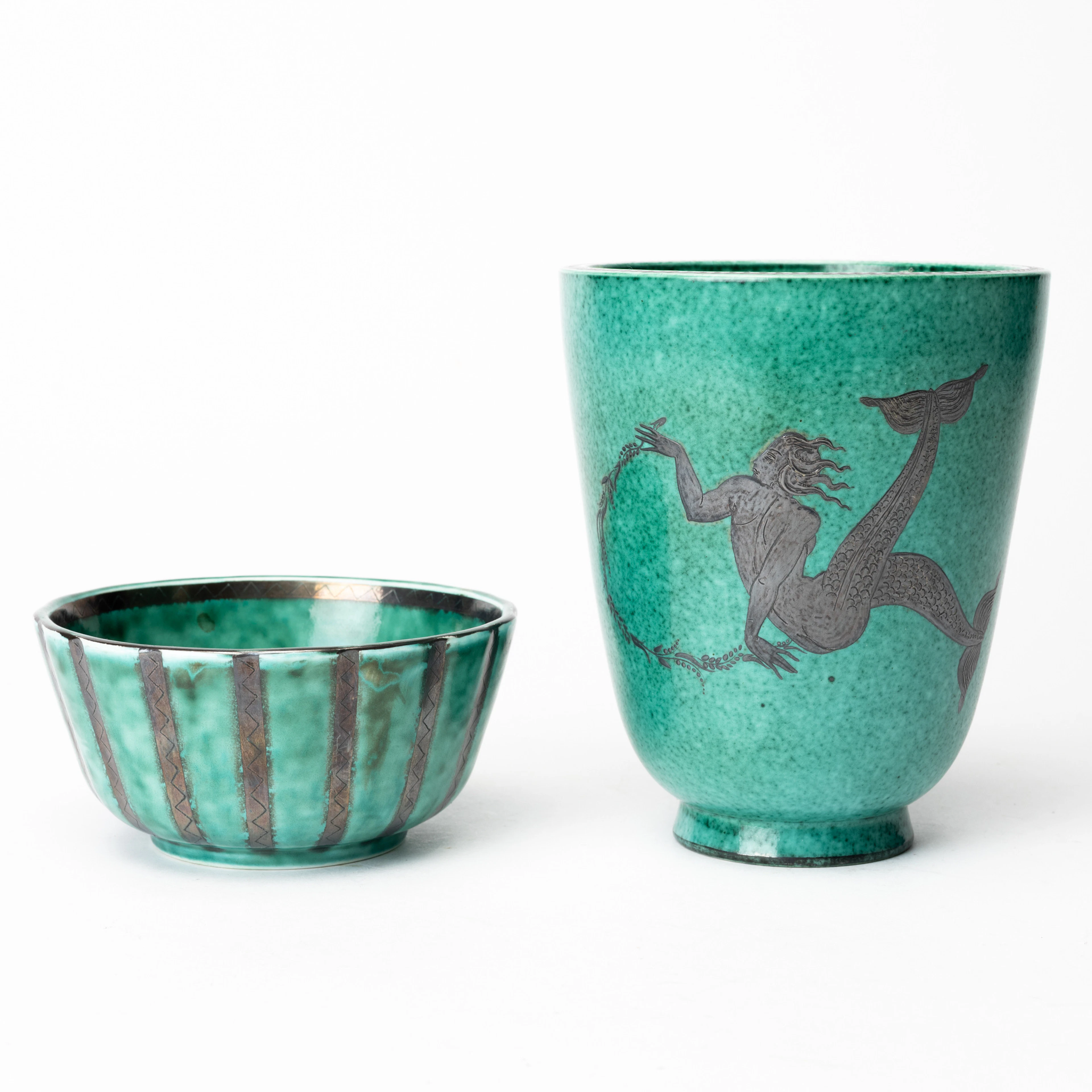 WILHELM KÅGE. Skål samt vas, stengods, "Argenta", Gustavsberg, 1936