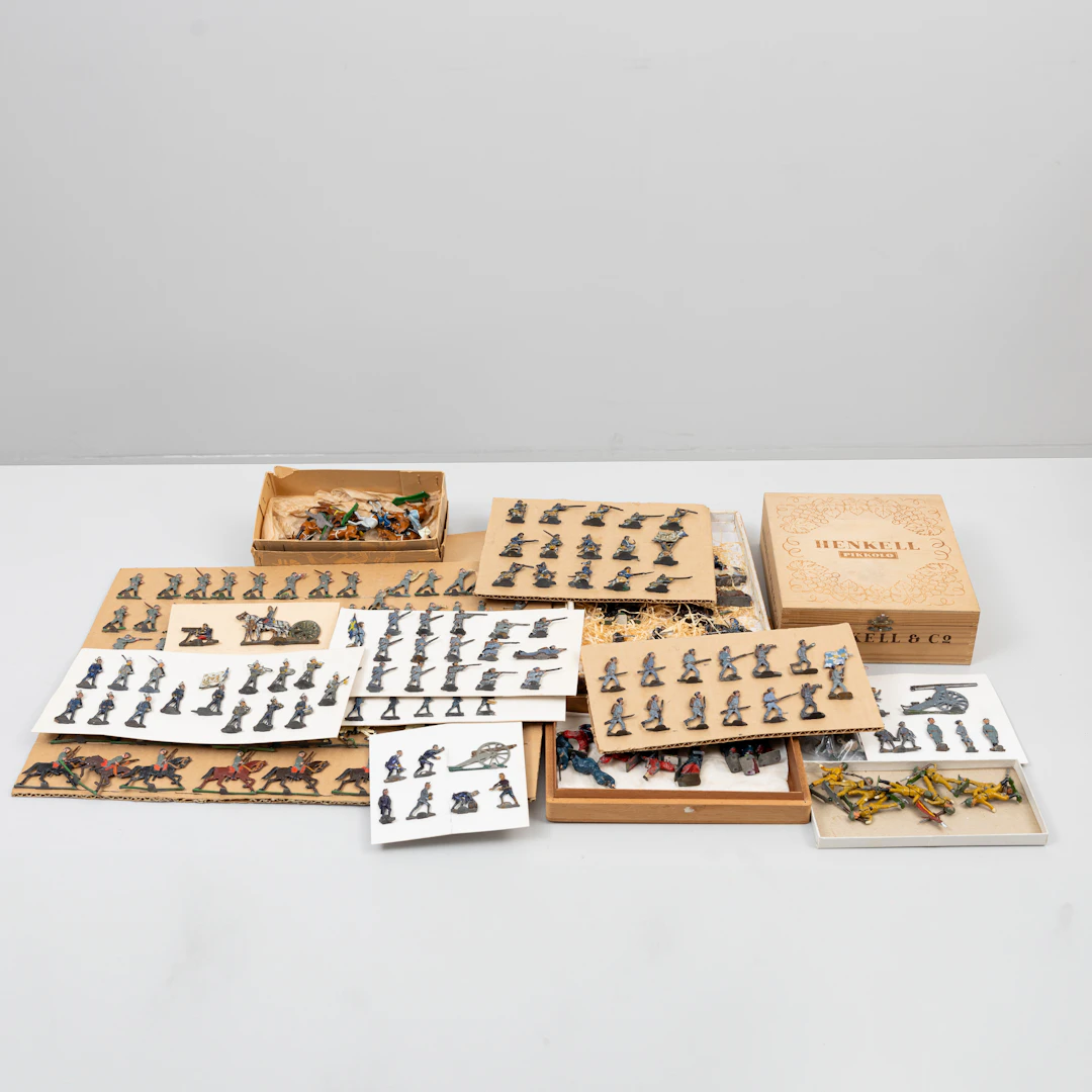 TENNFIGURER ca 200 st, olika tillverkare som Santesson, Britains och