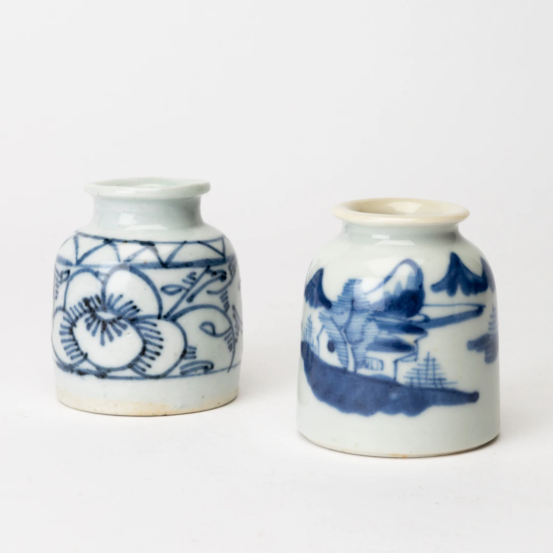 BLÄCKSTÄLL, 2 st, porslin Kina, qingdynastin 1800-tal.