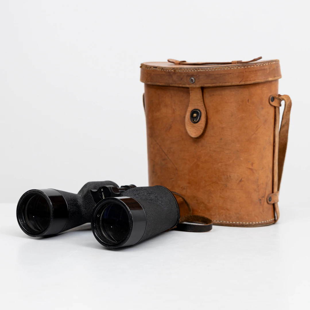 KIKARE, märkt binocular M16, Stock No 75783443, med läderfodral.