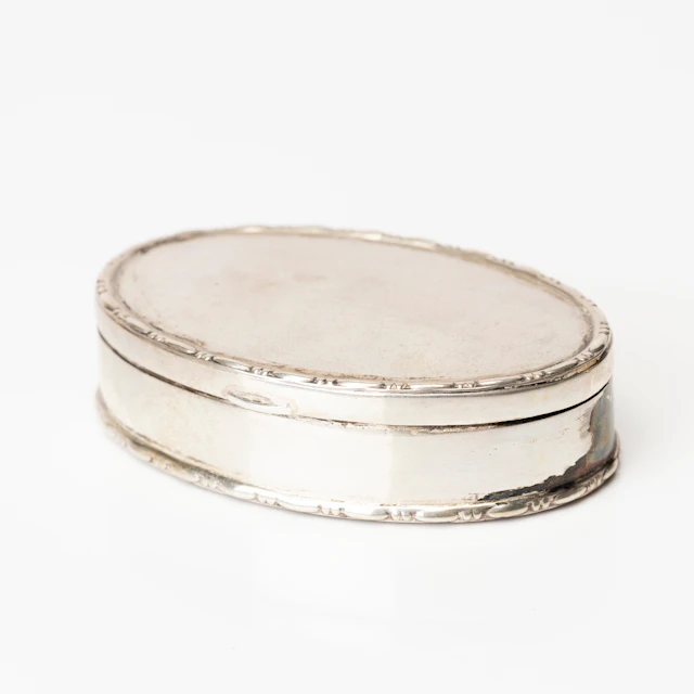 DOSA MED LOCK, silver, svensk import, 1900-talets först hälft.