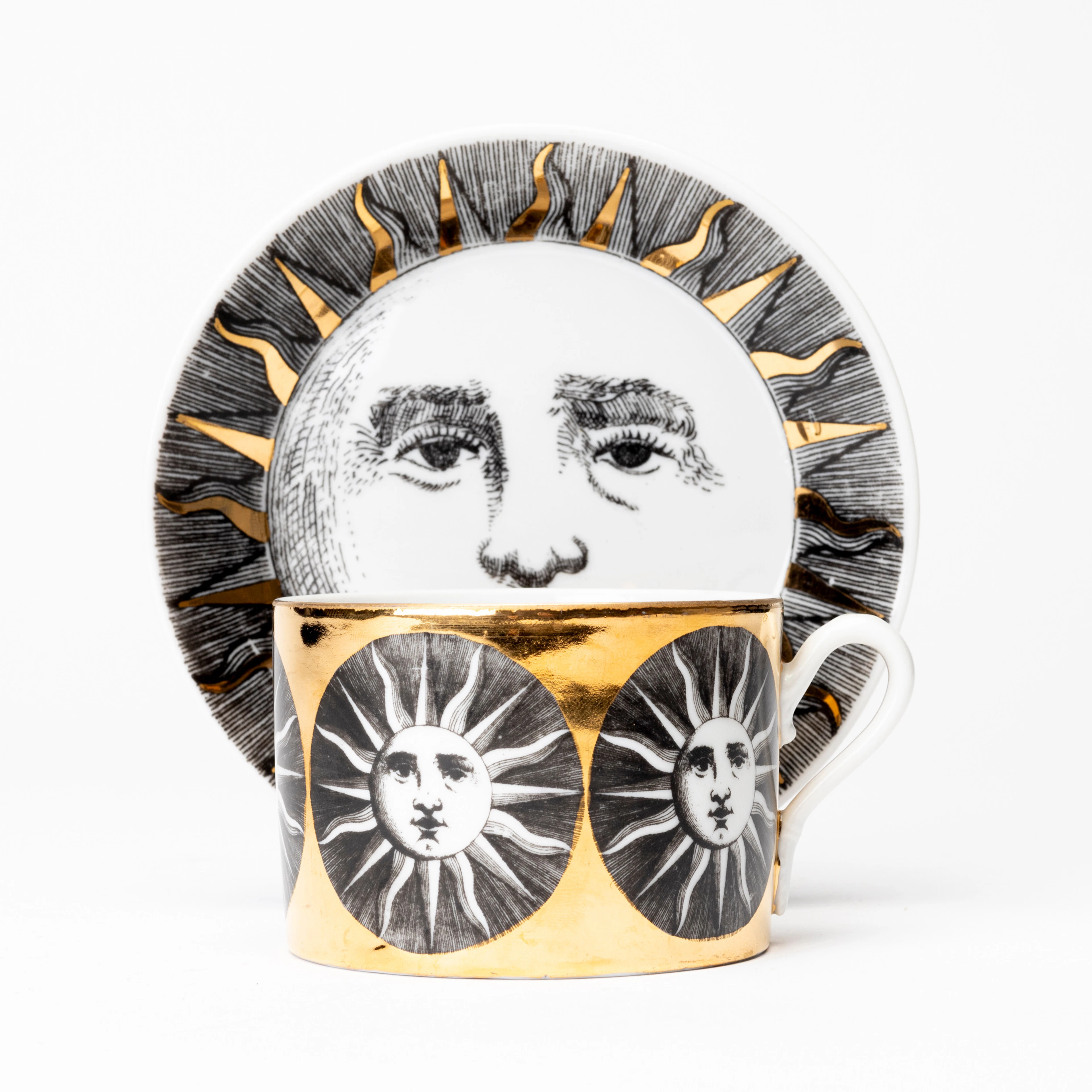 PIERO FORNASETTI. Kopp med fat, porslin, Milano, Italien.