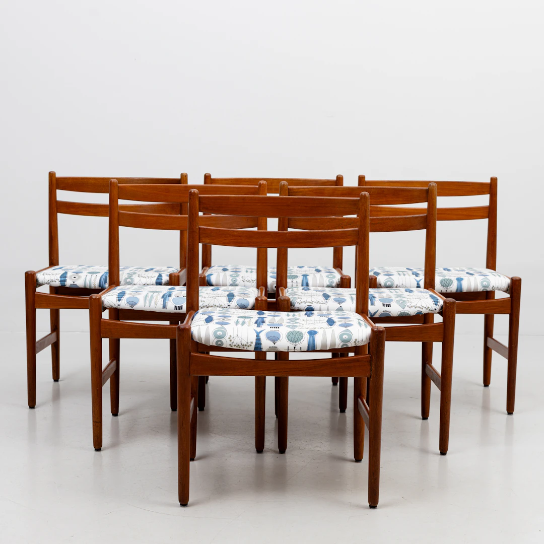 STOLAR, 6 st, teak, 1960-tal, klädda i tyget "Picknick", av Marianne