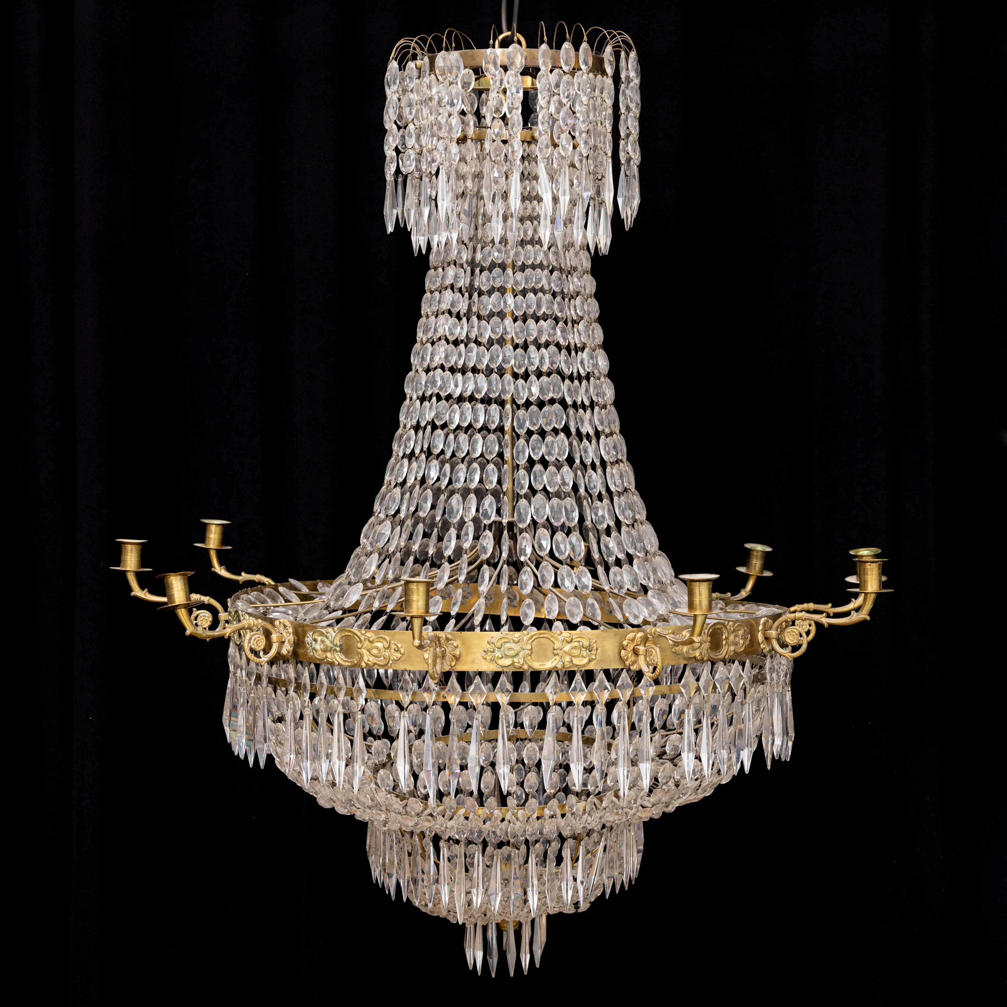 LJUSKRONA, empire, 1800-talets första hälft. Höjd ca 105 cm.