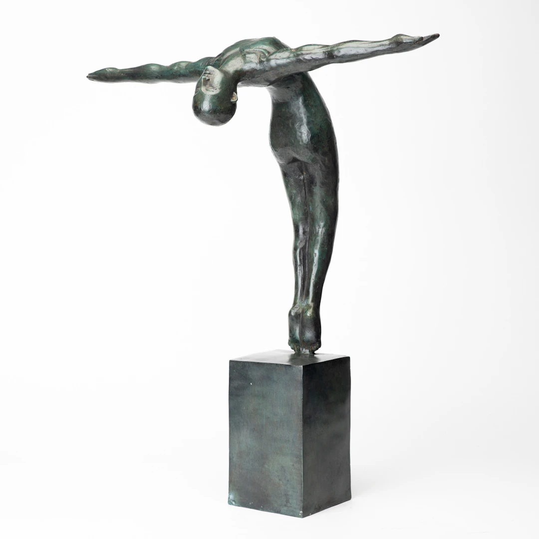 SKULPTUR, grönpatinerad brons, "Simhoppare", stämpelmärkt, Art People