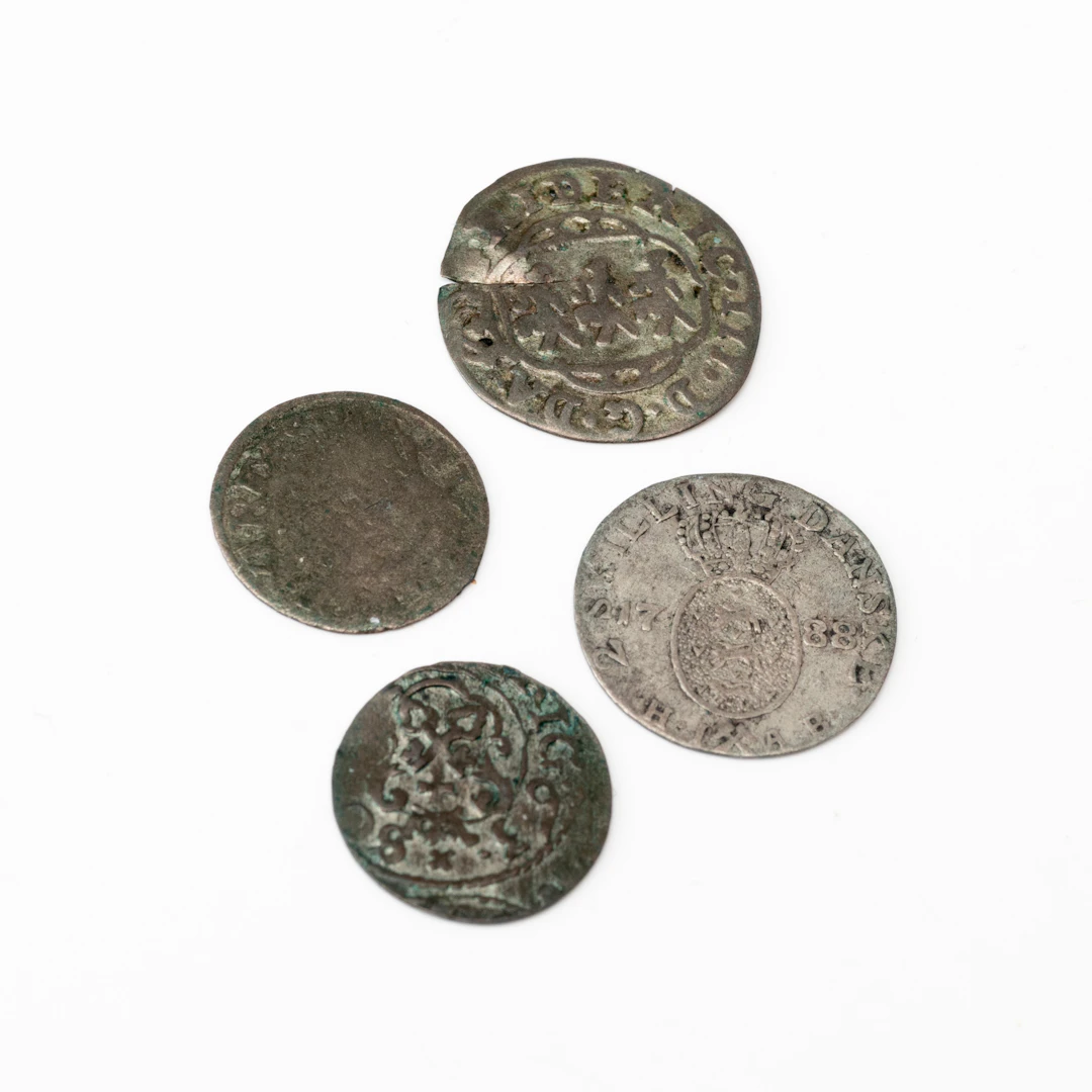 MYNT, 4 st, silver, Danmark, Svenska Livland, 1600/1700-tal.