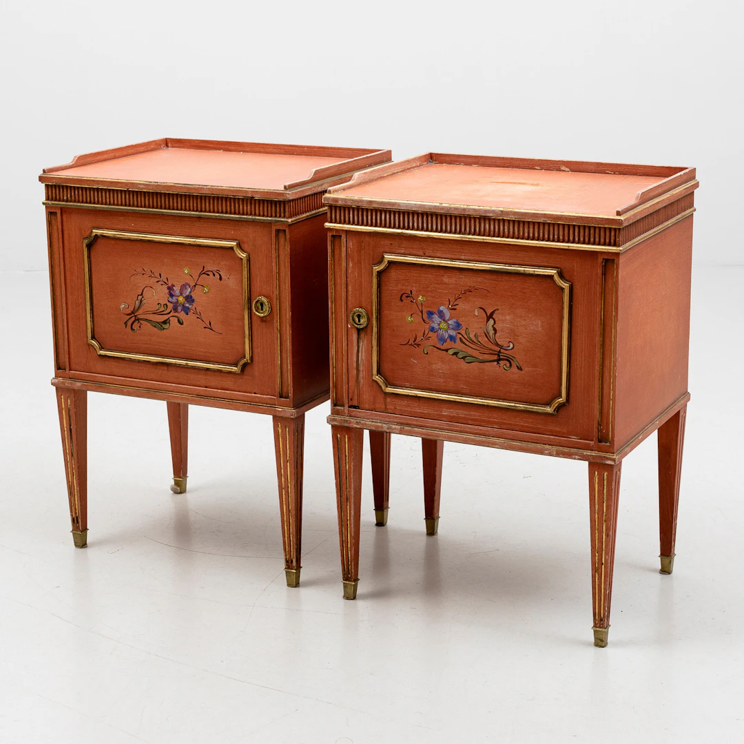 SÄNGBORD, ett par, gustaviansk stil, 1900-talets första hälft.