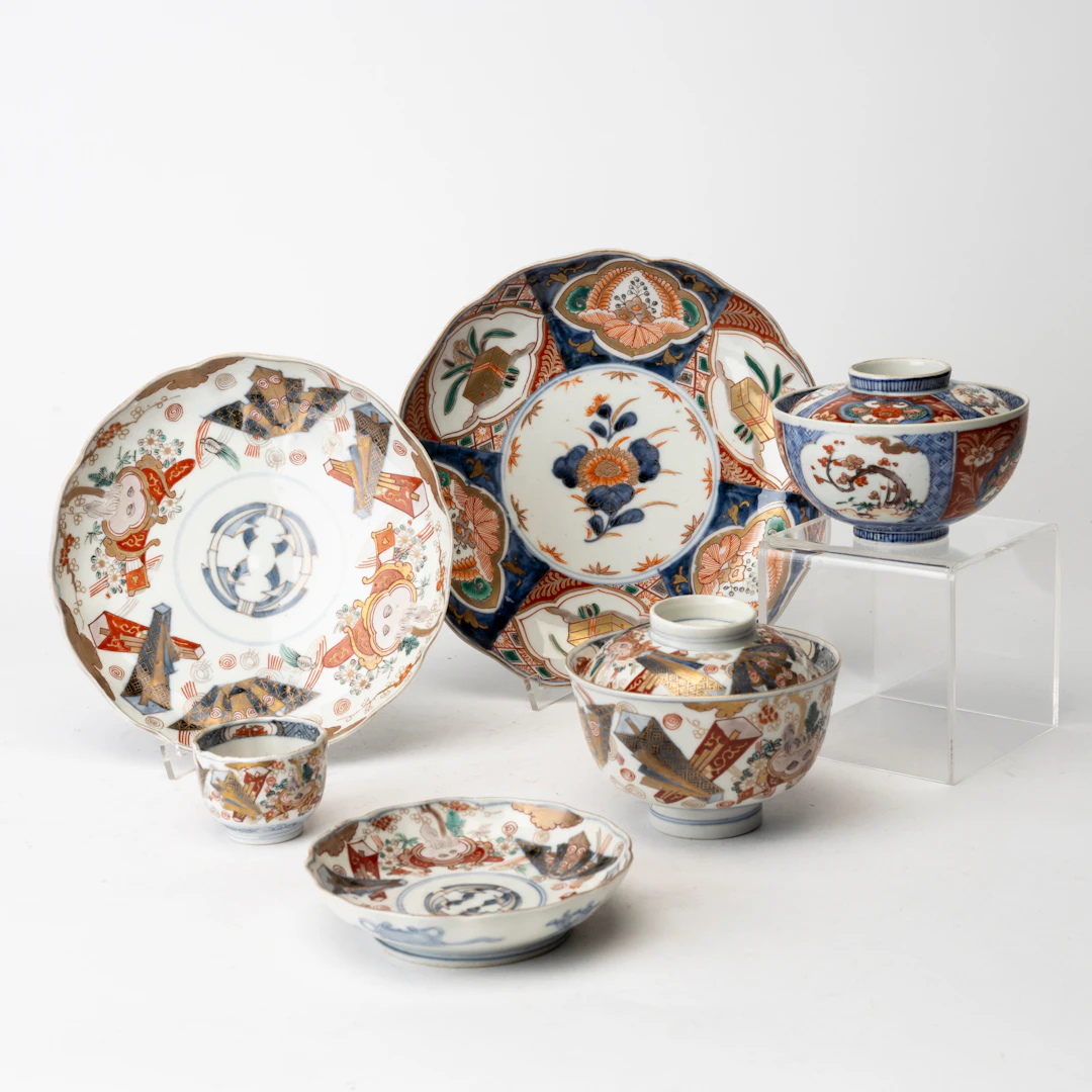 SERVISDELAR, 29 st. porslin, imari, Japan 1800-tal.
