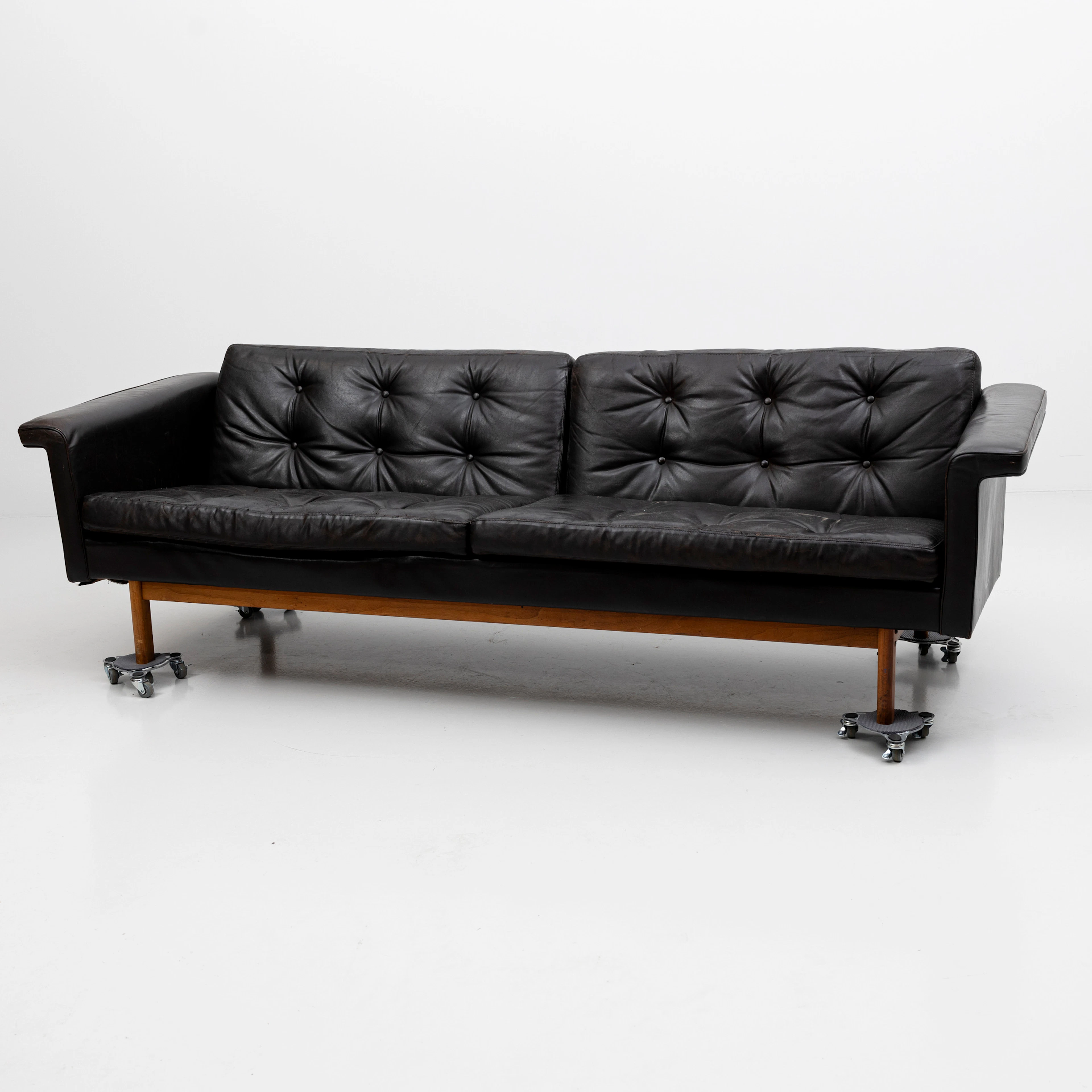 KARL ERIK EKSELIUS. Soffa, 3-sits, svart skinn. JOC, Vetlanda, 1960-tal.