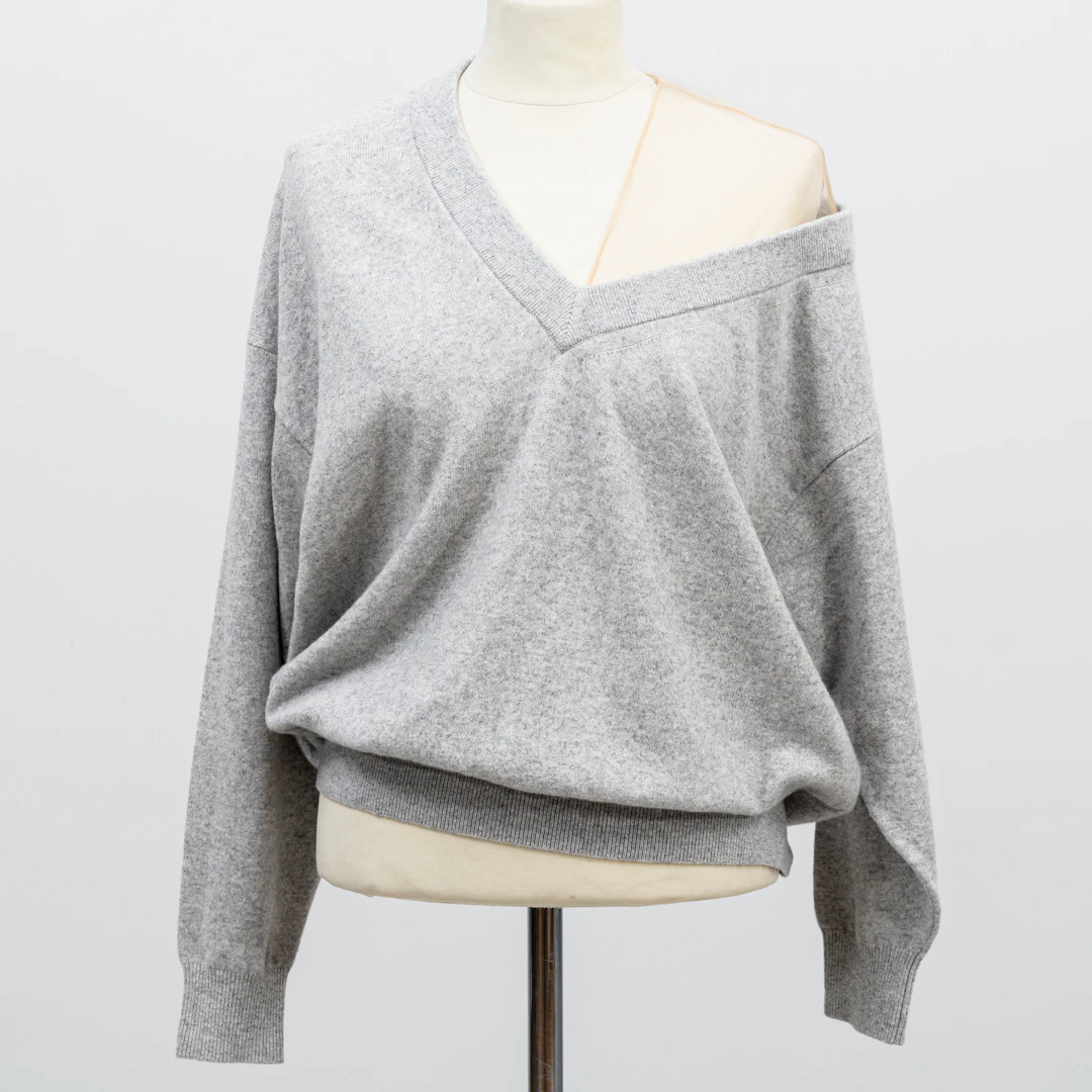 ALEXANDER WANG. Tröja, "V-neck Pullover with illusion tulle", storlek ca small.