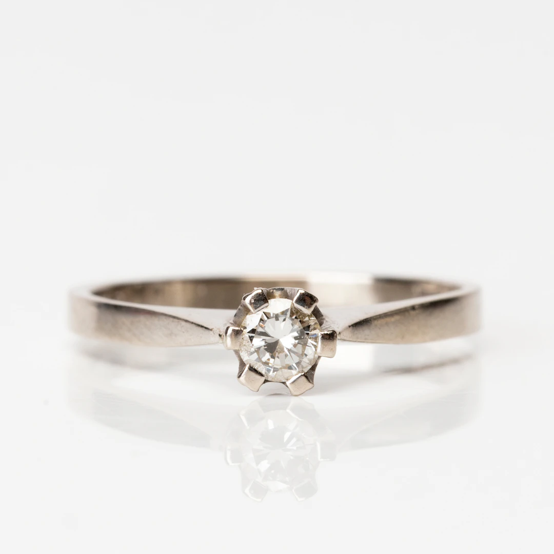 RING, vitguld, 18K samt briljatslipad diamant. ca 0,25ct, Cedstam