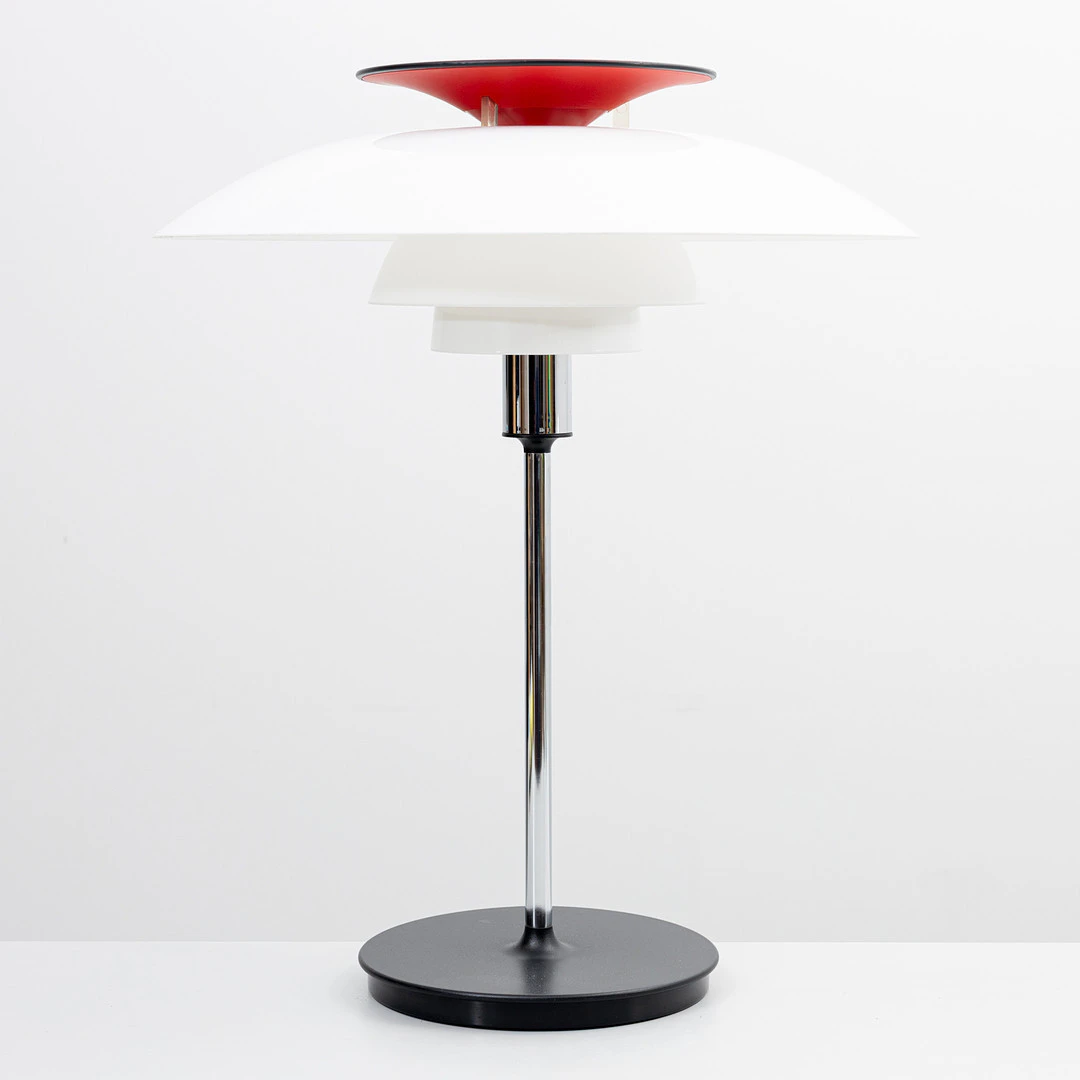 POUL HENNINGSEN. Bordslampa, aluminium och plast, PH-80, för Louis
