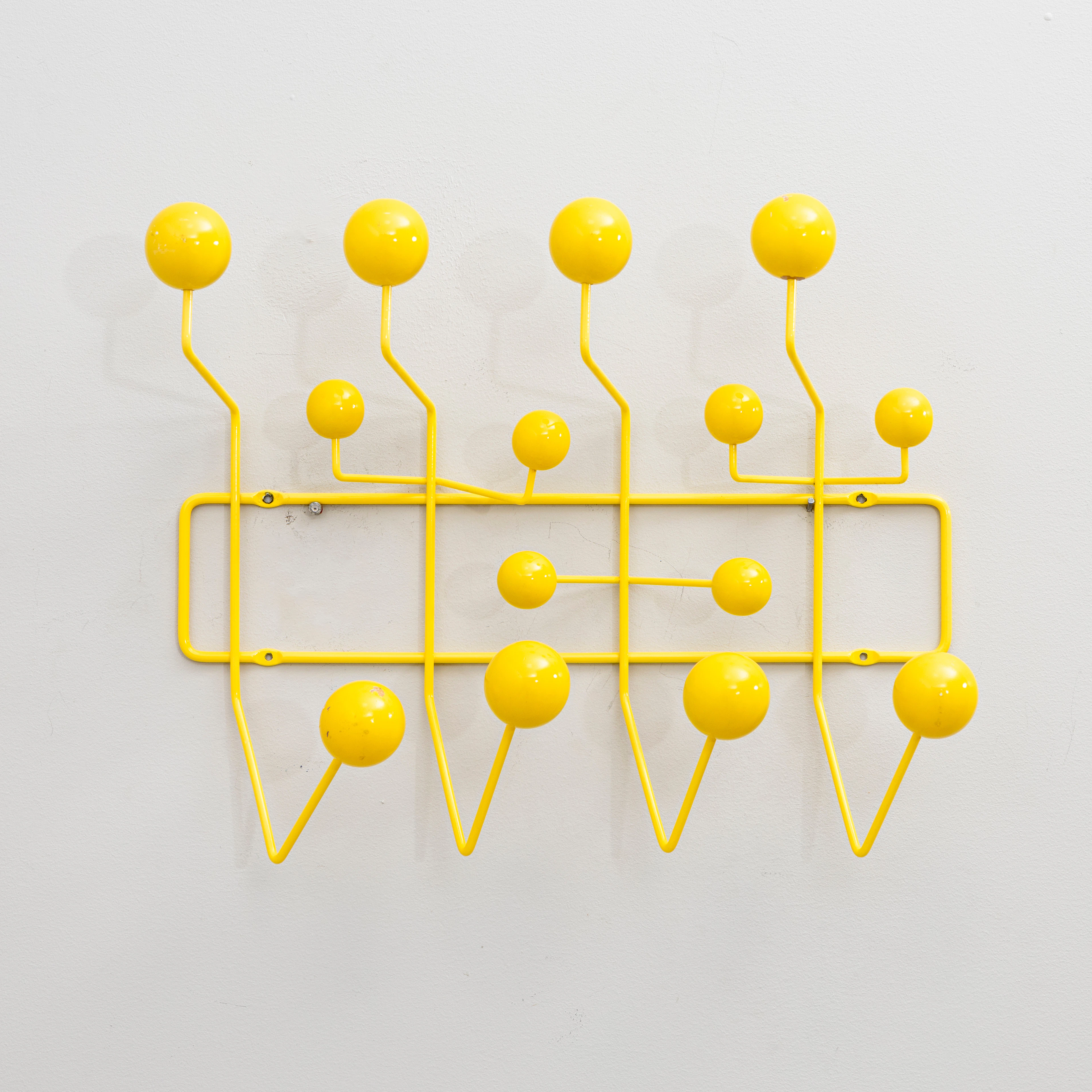 CHARLES & RAY EAMES. "Hang It All", klädhängare,m nformgivningsår 1953.