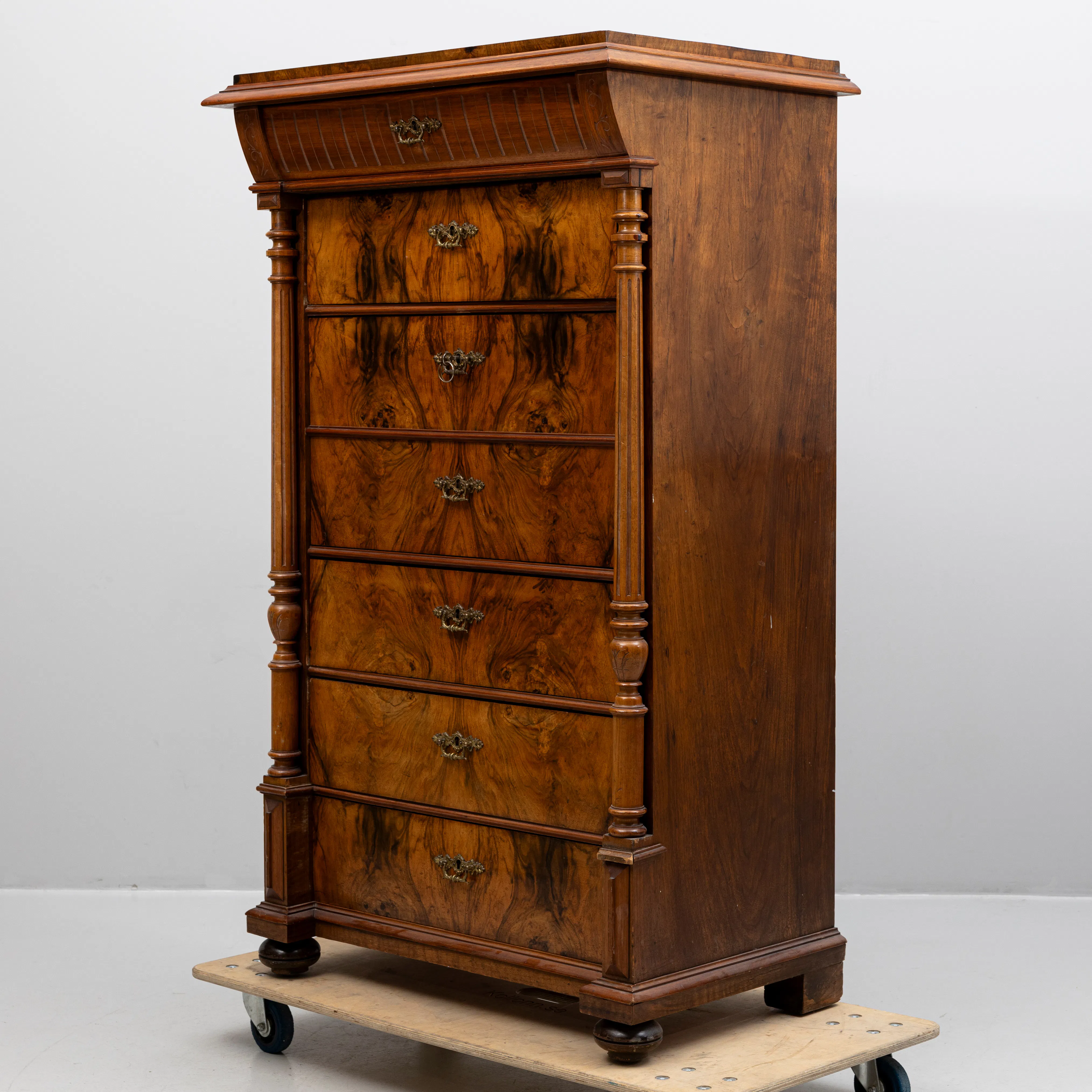 CHIFFONJ Valn tsfan r 1800 1900 tal Barnebys chiffonj-valn-tsfan-r-1800-1900-tal-barnebys