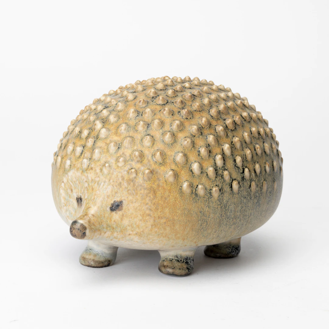 LISA LARSON. "Igelkott", 1980, edition 2200, stengods ur serien Utrotningshotade