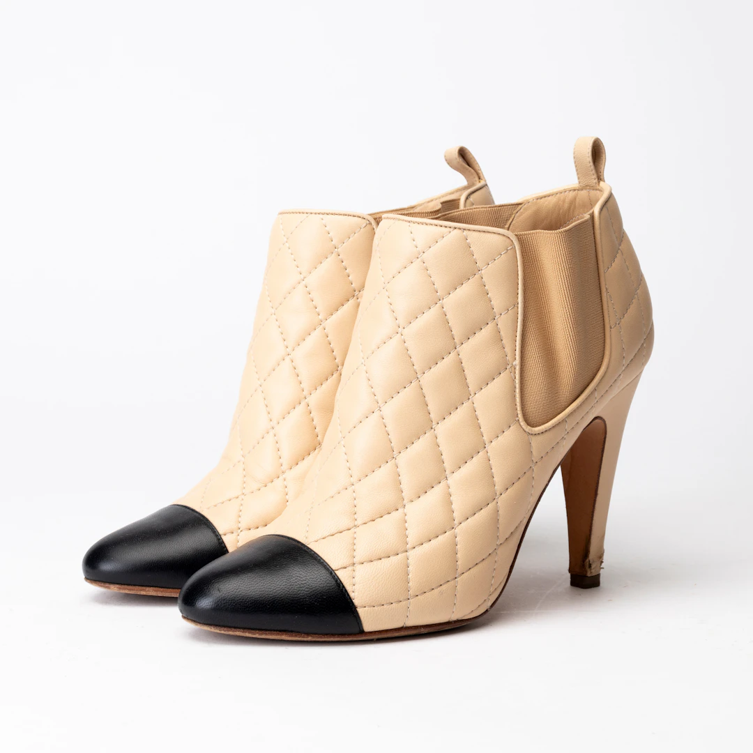CHANEL. Stövletter, Frankrike, storlek 38C.