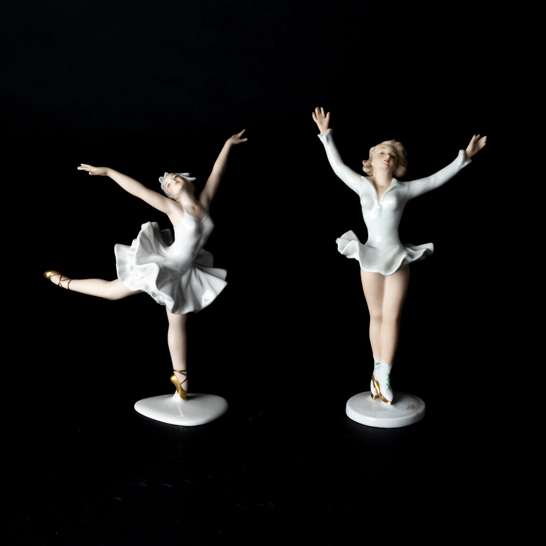 FIGURINER, 2 st, balettdansös och konståkerska, porslin, stämpelmärkta