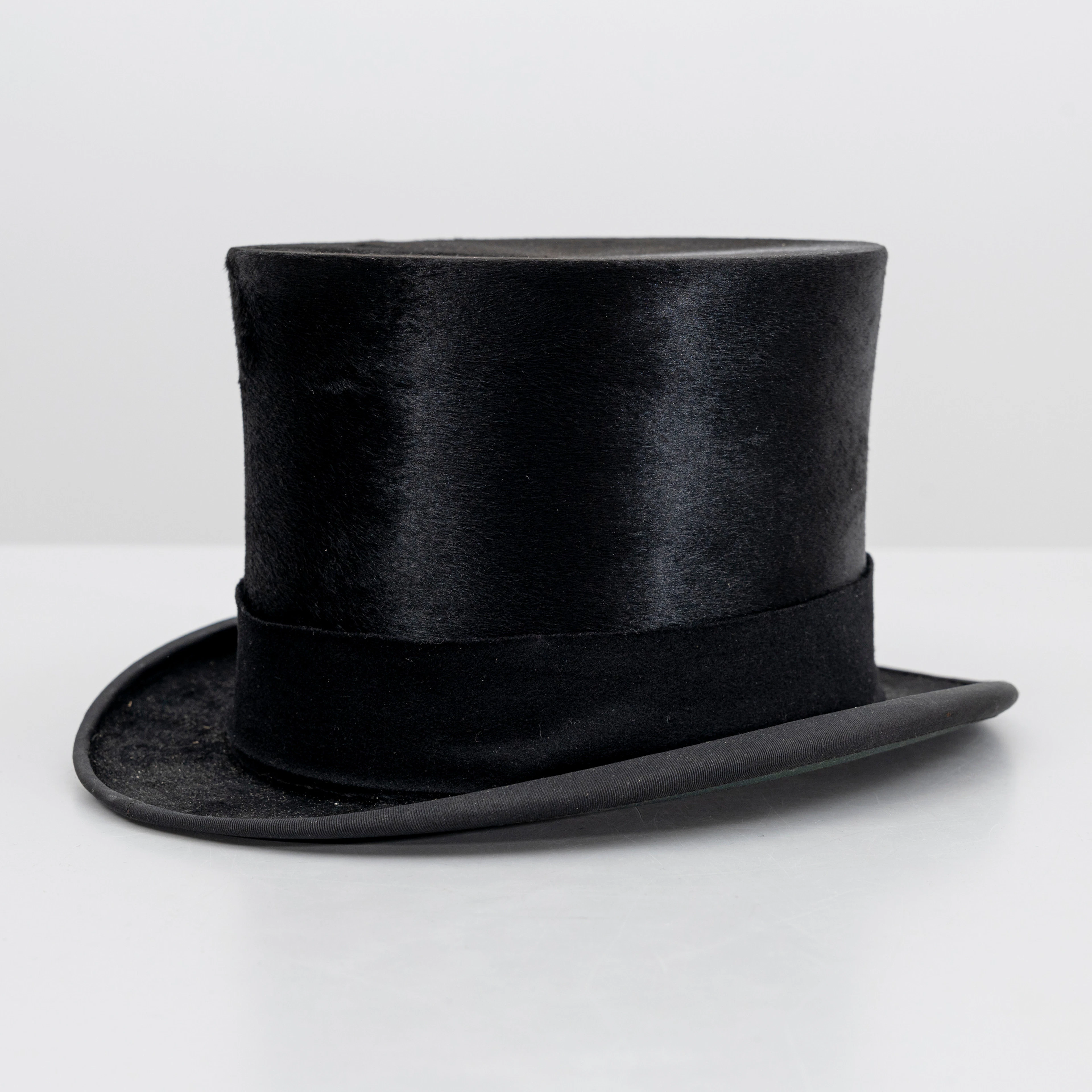 HATT, i ask, Paul U. Bergströms AB (PUB), Stockholm, 1900-talets första del.