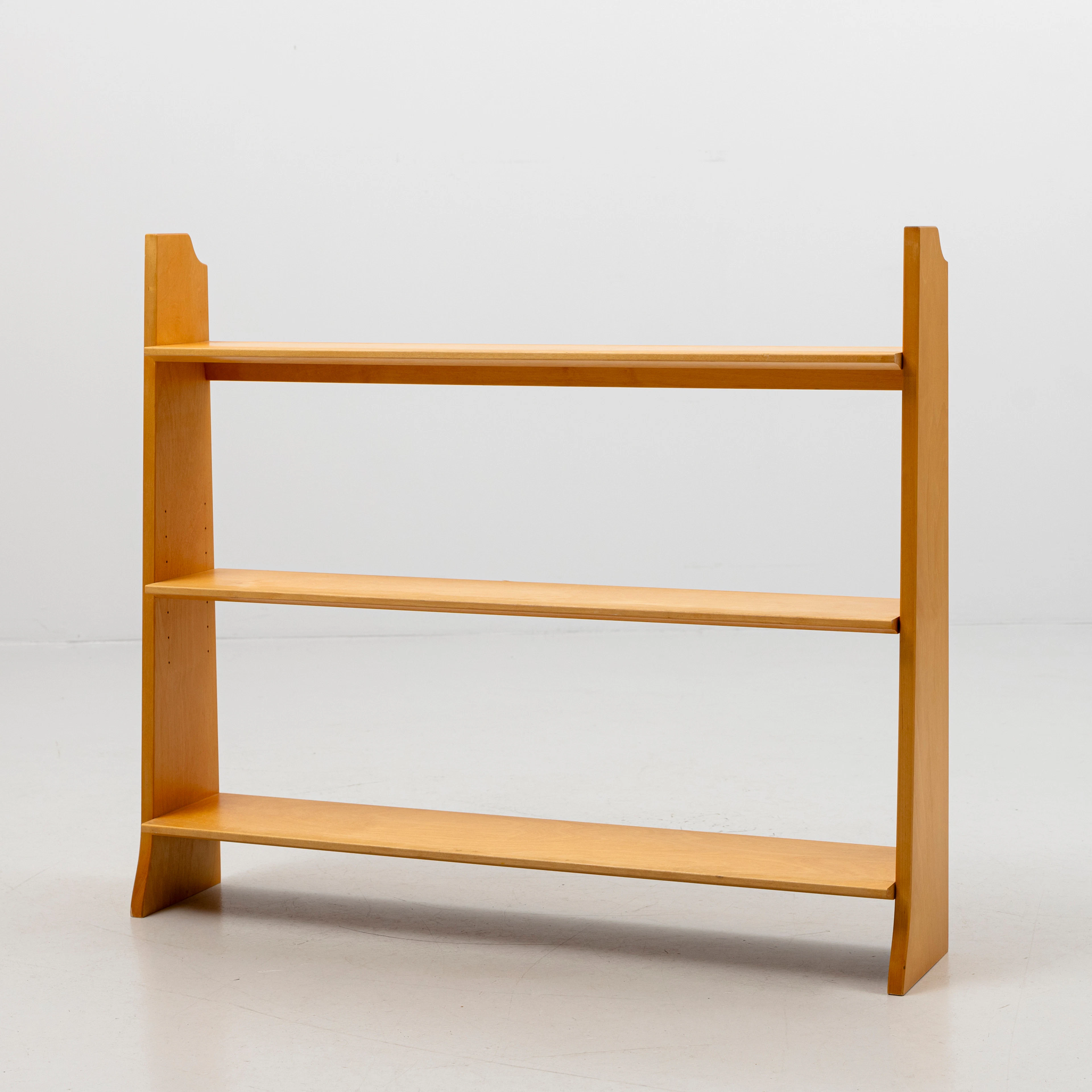 CARL MALMSTEN. Vägghylla, brännstämplad Åfors möbelfabrik.