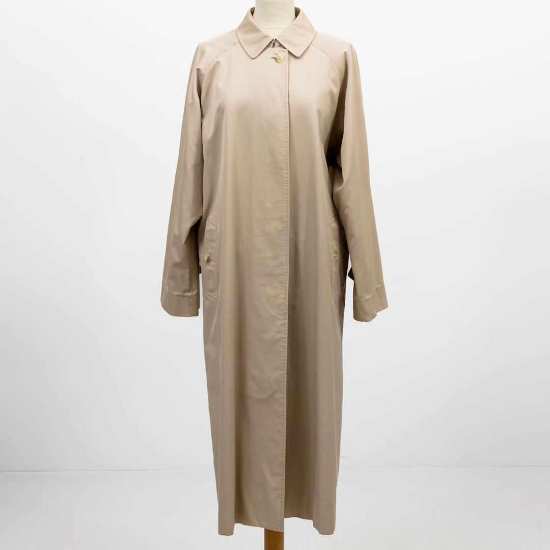 BURBERRYS, trenchcoat.