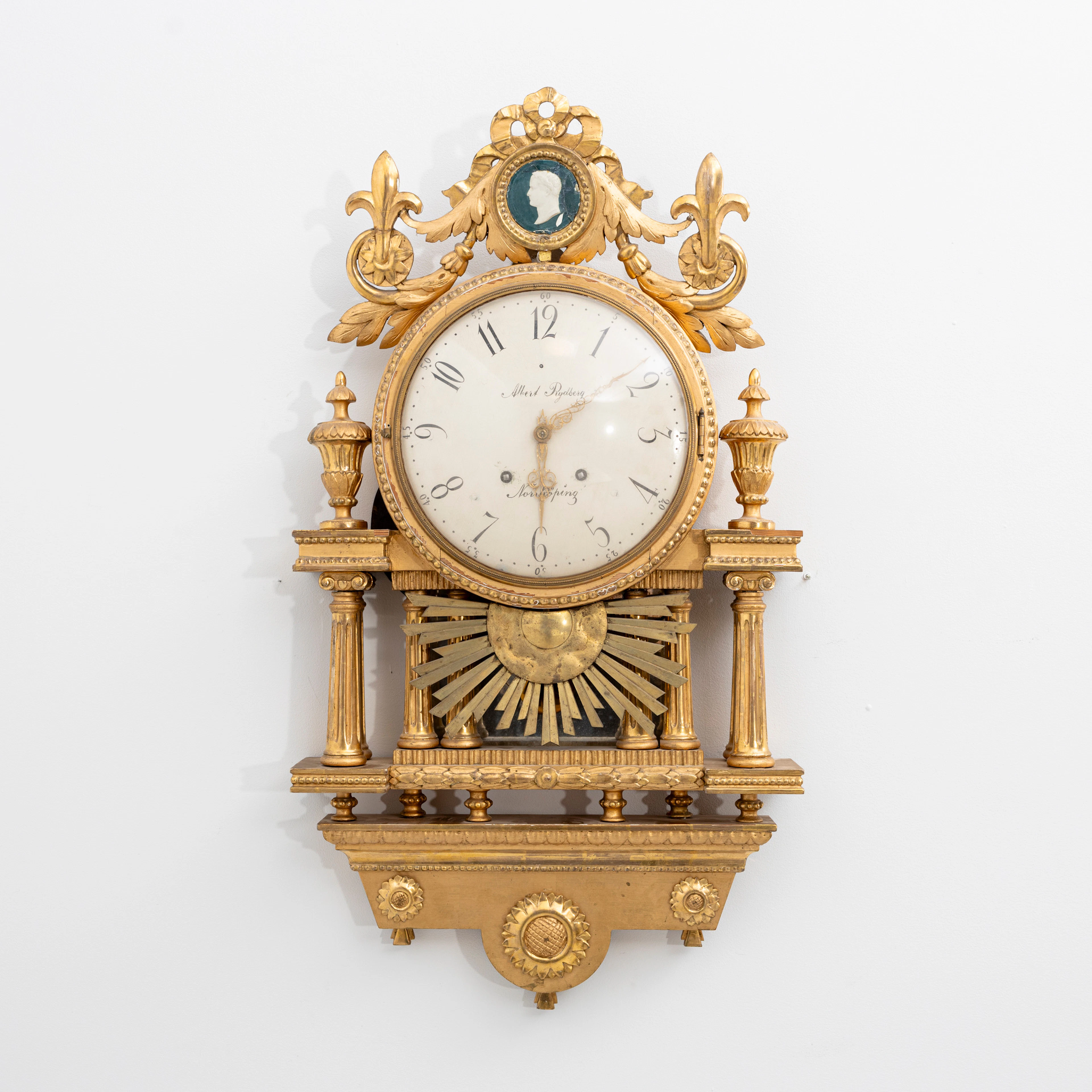 VÄGGUR, förgylld, gustaviansk stil, Albert Rydberg, Norrköping, 1900-talets