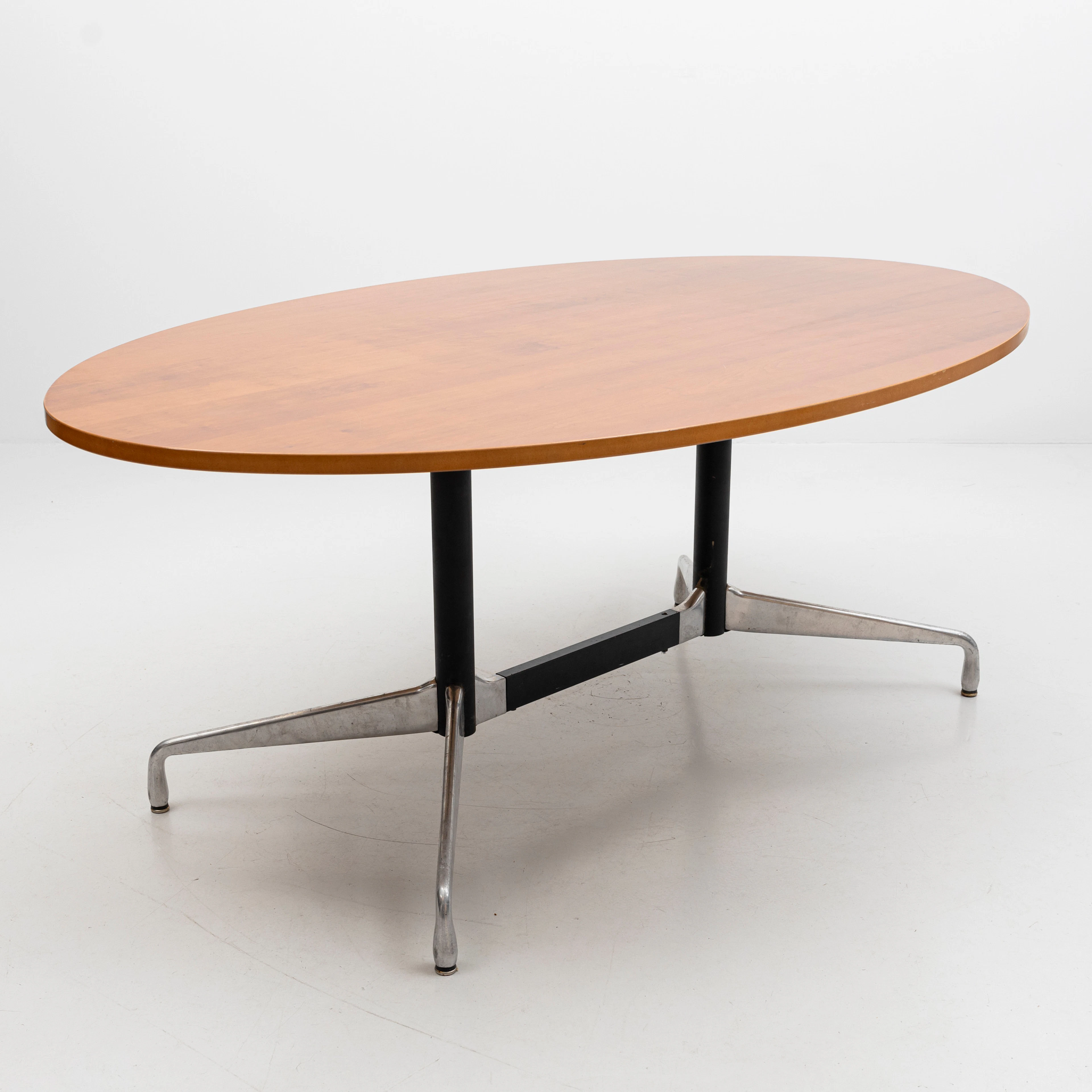 CHARLES & RAY EAMES, underrede, Segmented tables,1900/2000-tal.