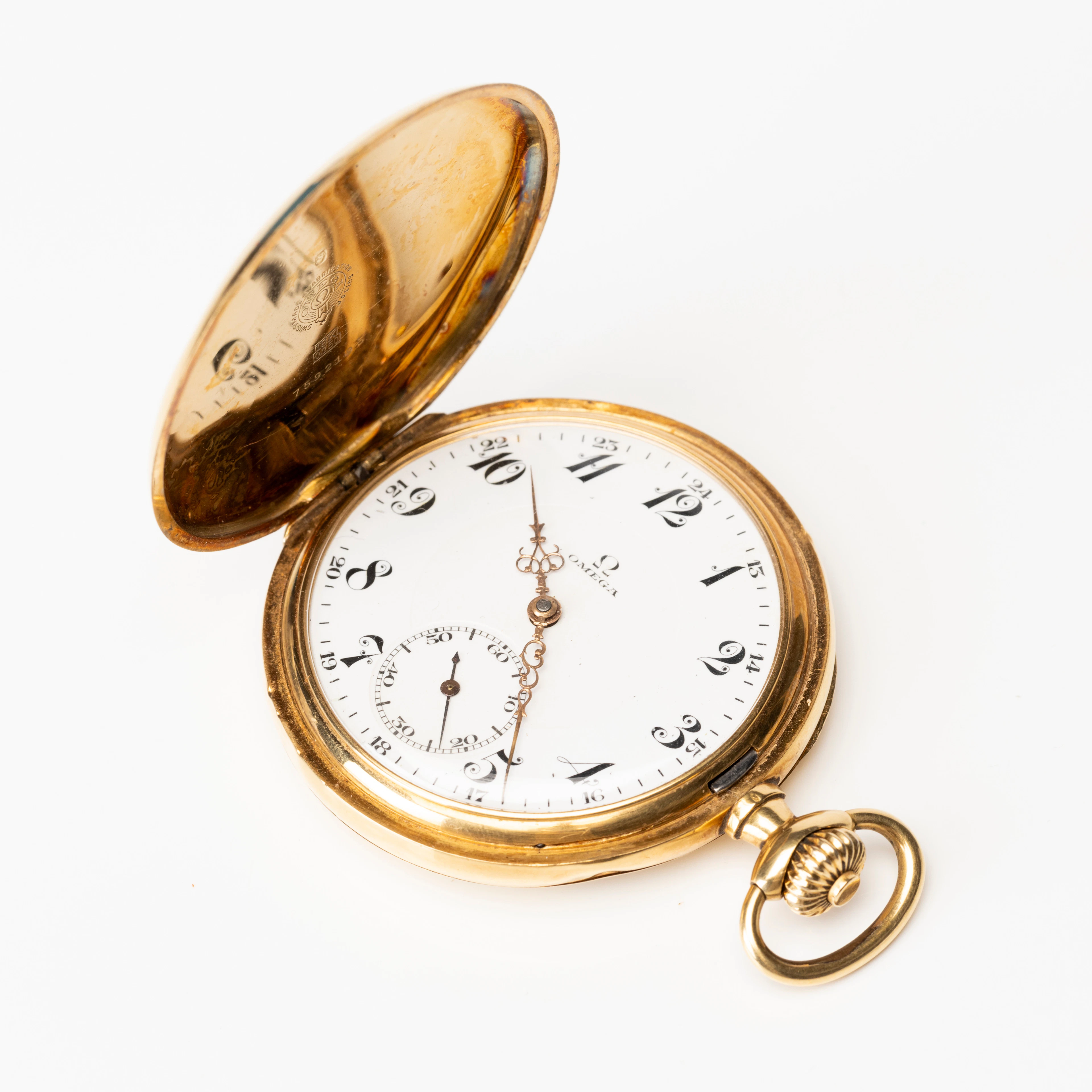 OMEGA. Fickur, yttre boett av guld, 18K, savonett, manuell, ankargång