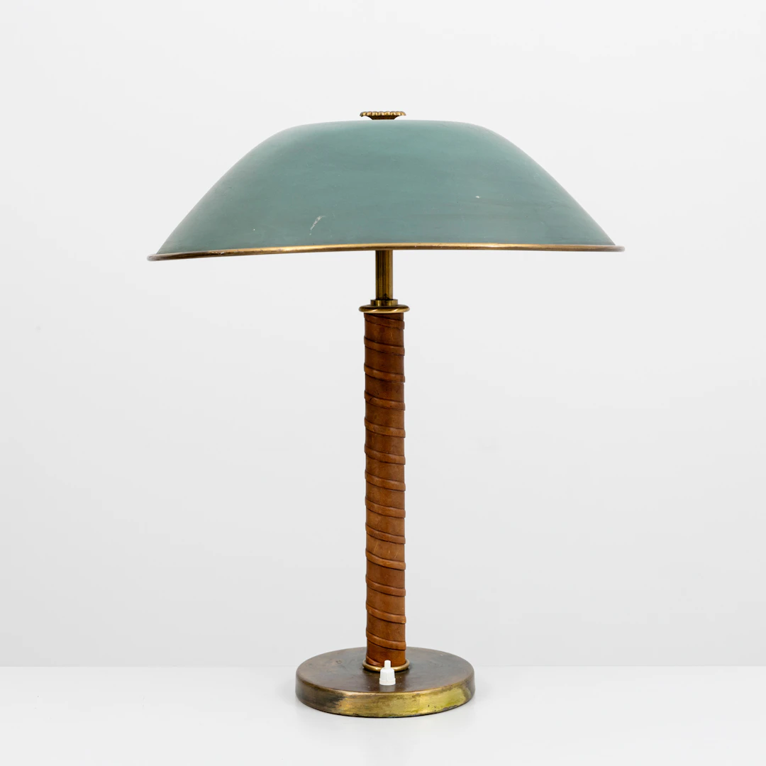 BERTIL BRISBORG. Bordslampa, modell 15624, Böhlmarks, 1940/50-tal.