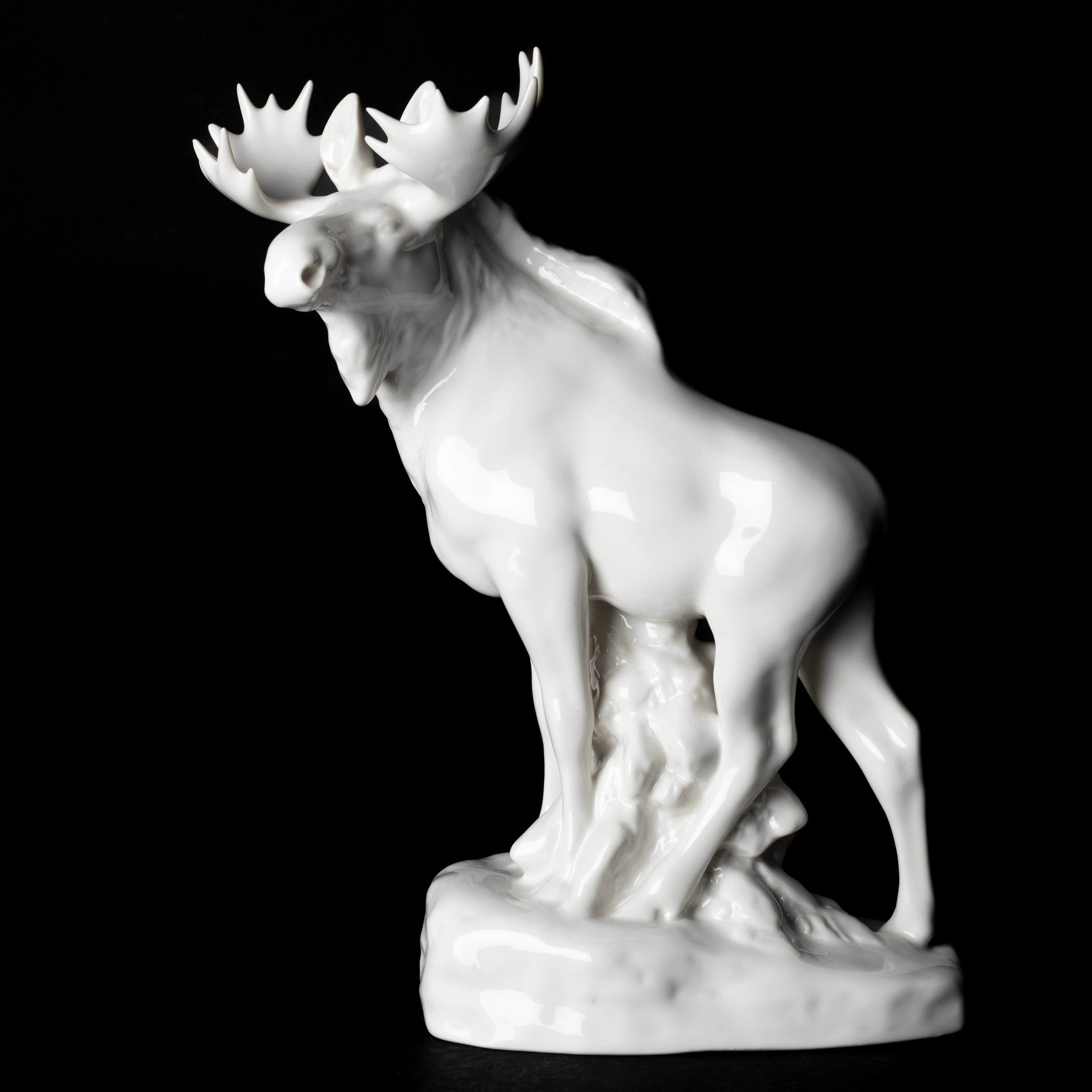 FIGURIN, älg, porslin, Lomonosov, 1900-talets andra hälft.