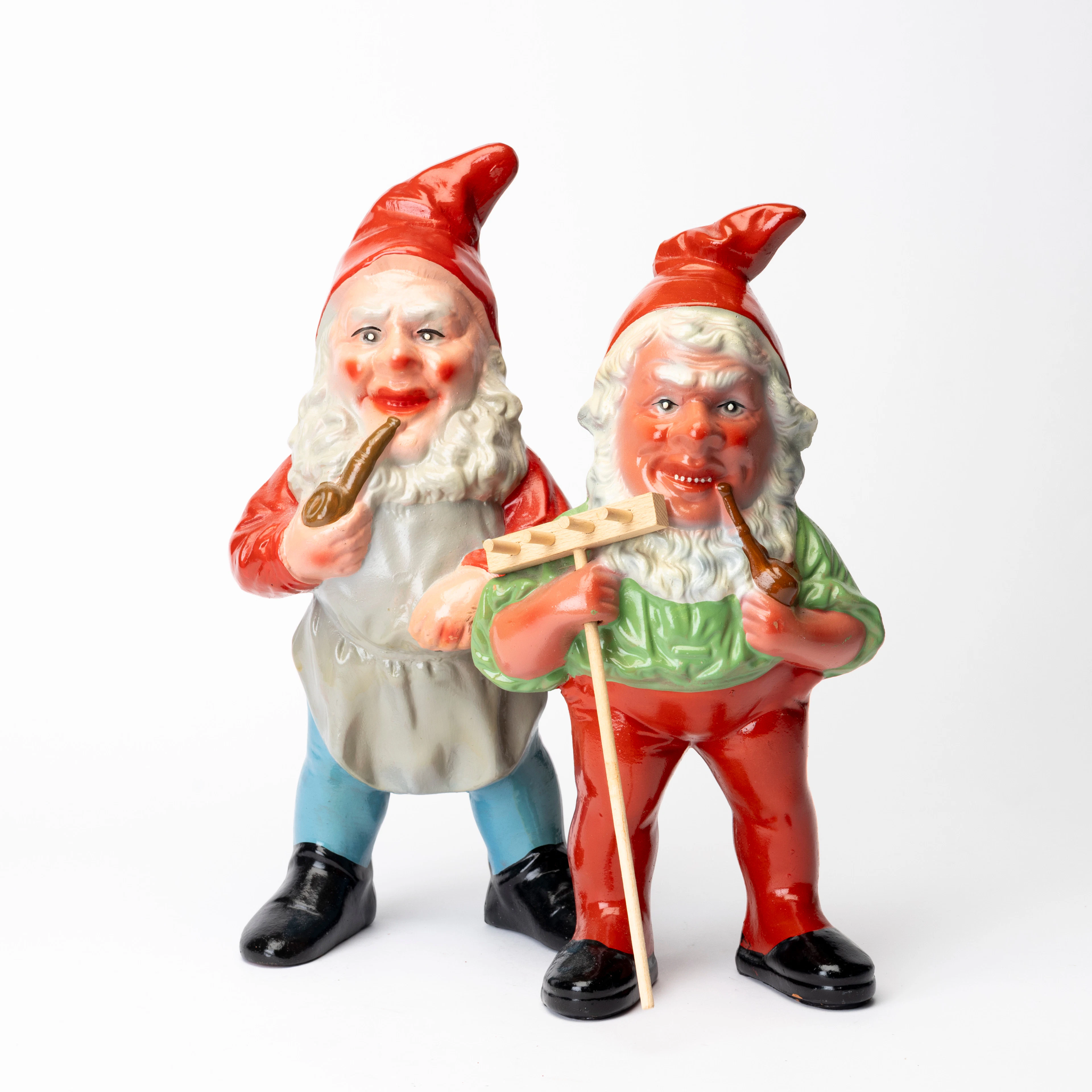 FIGURINER, 2 st keramik, tomtar, 1900-talets första hälft.