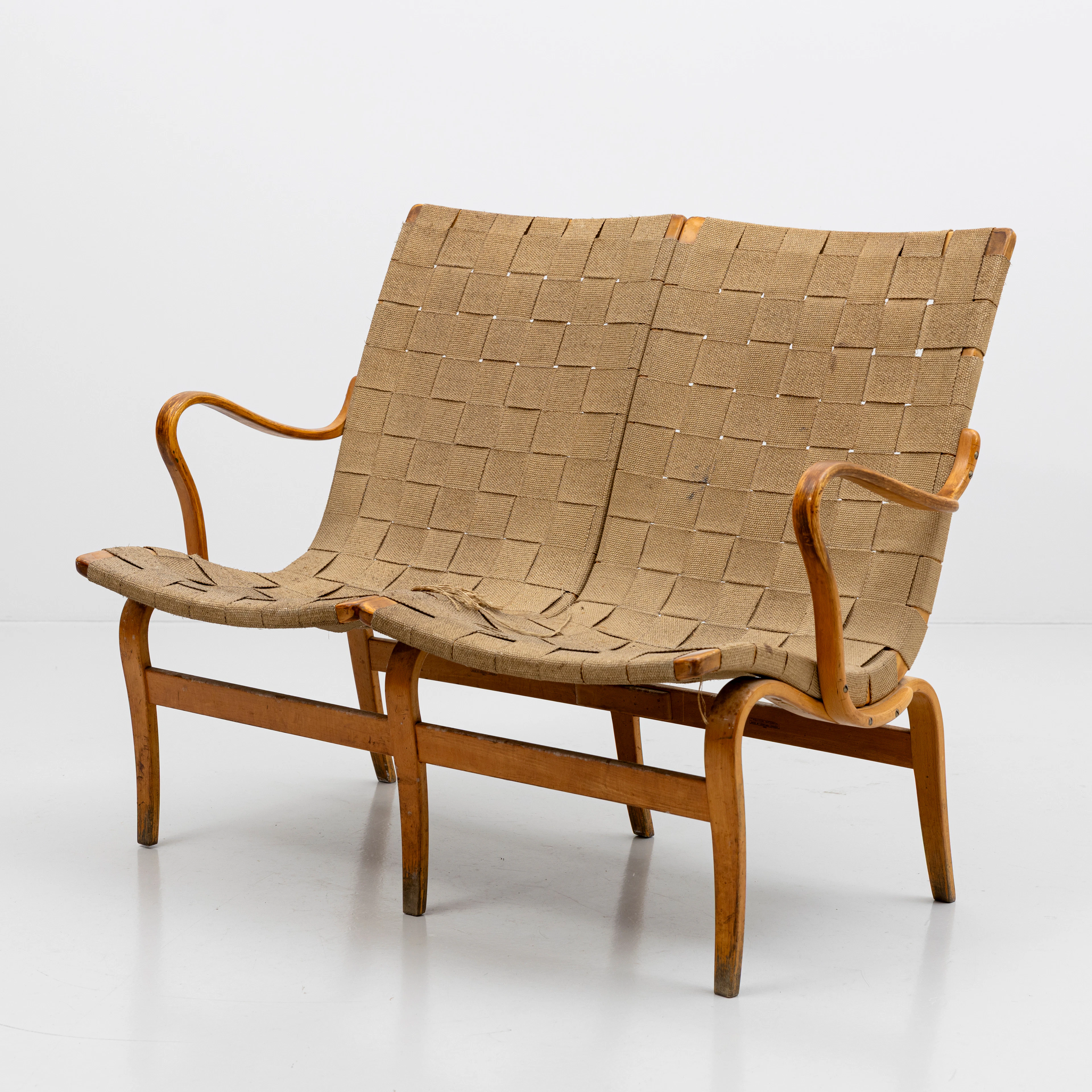 . BRUNO MATHSSON. 2-sits soffa, "Eva", brännstämplad , Firma Karl Mathsson.