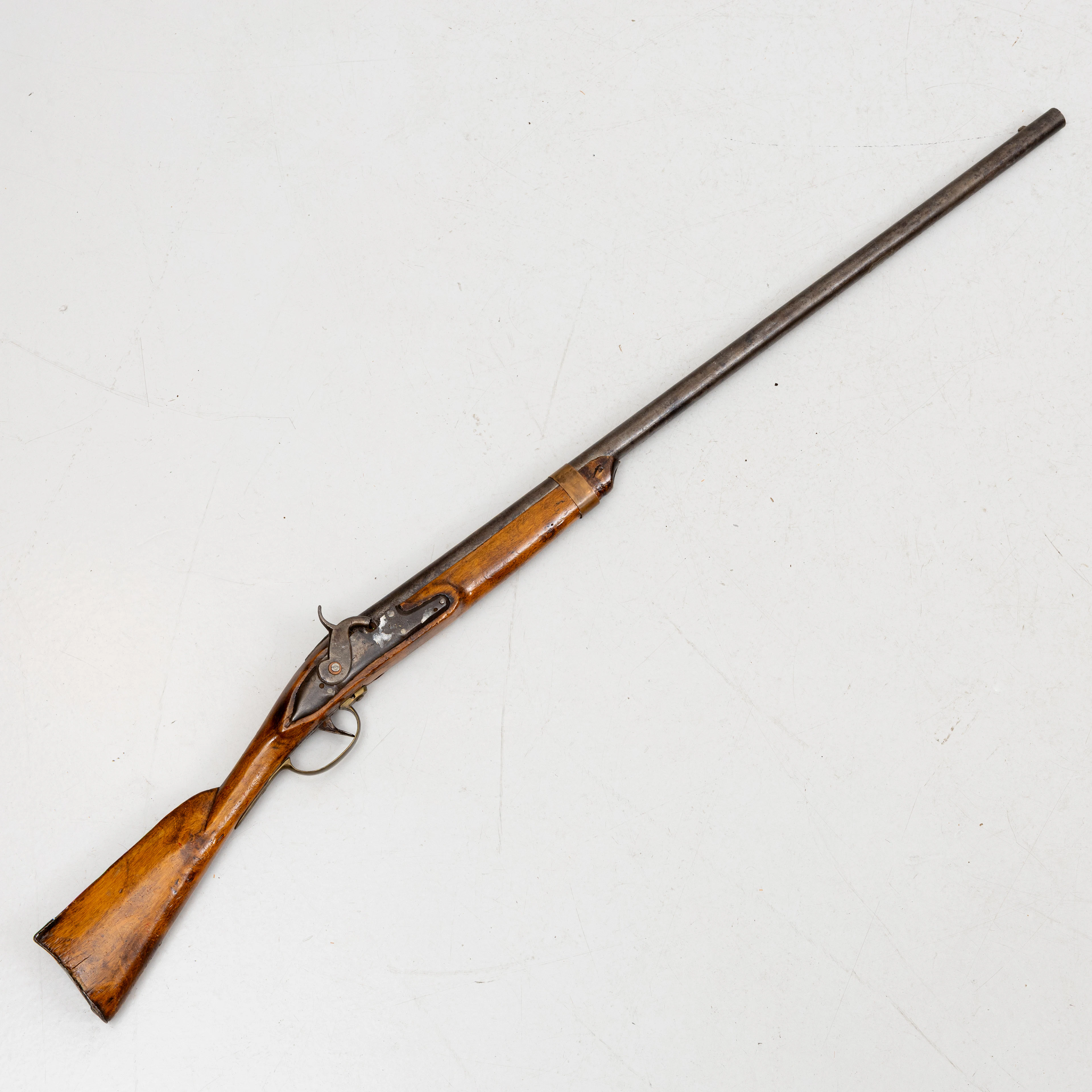 SLAGLÅSGEVÄR, konverterad från flintlås, 1800-tal.
