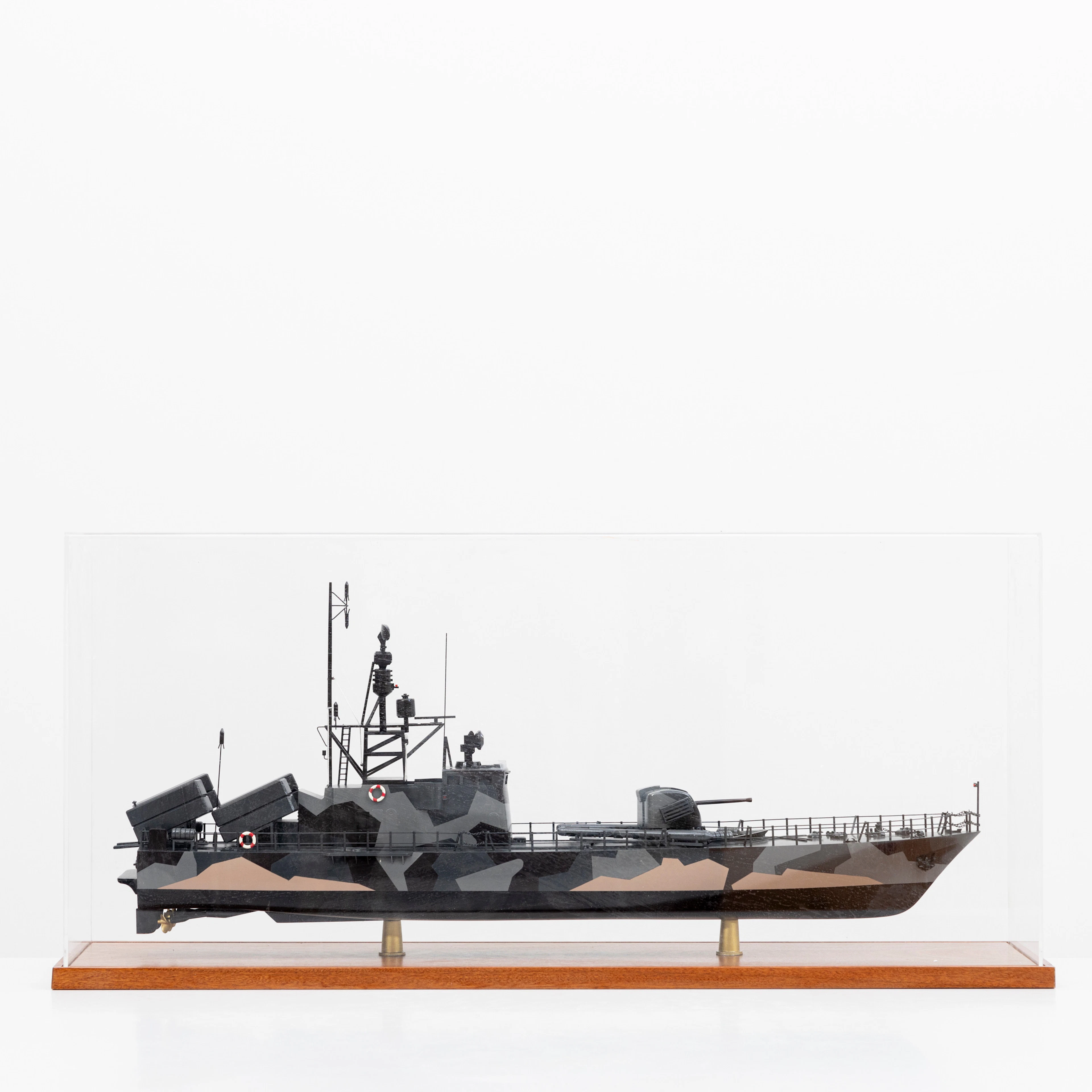 MODELLBÅT, ROBOTBÅT, HMS YSTAD, upplaga 1/15.