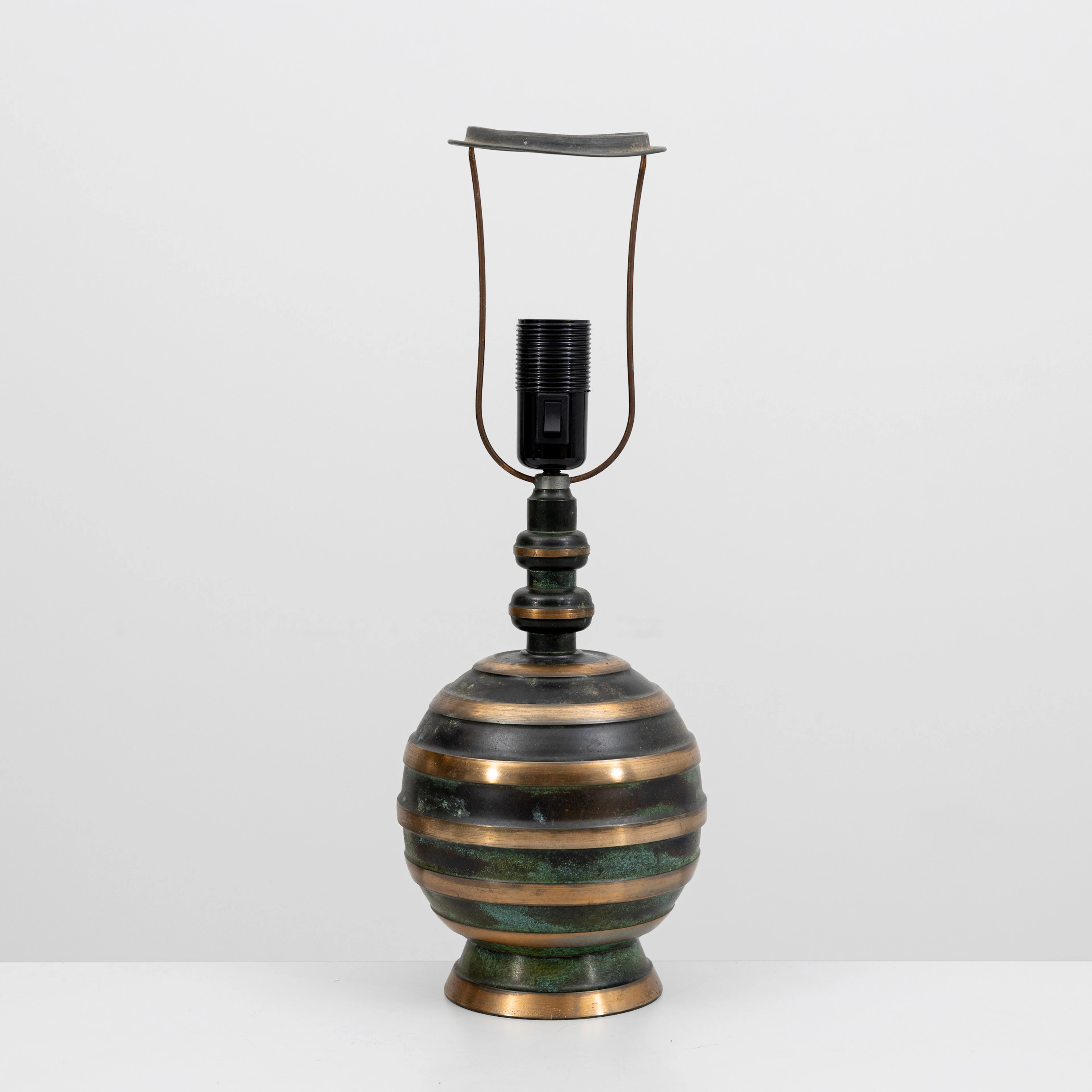 BORDSLAMPA, Art deco, patinerad metall, 1930-tal.