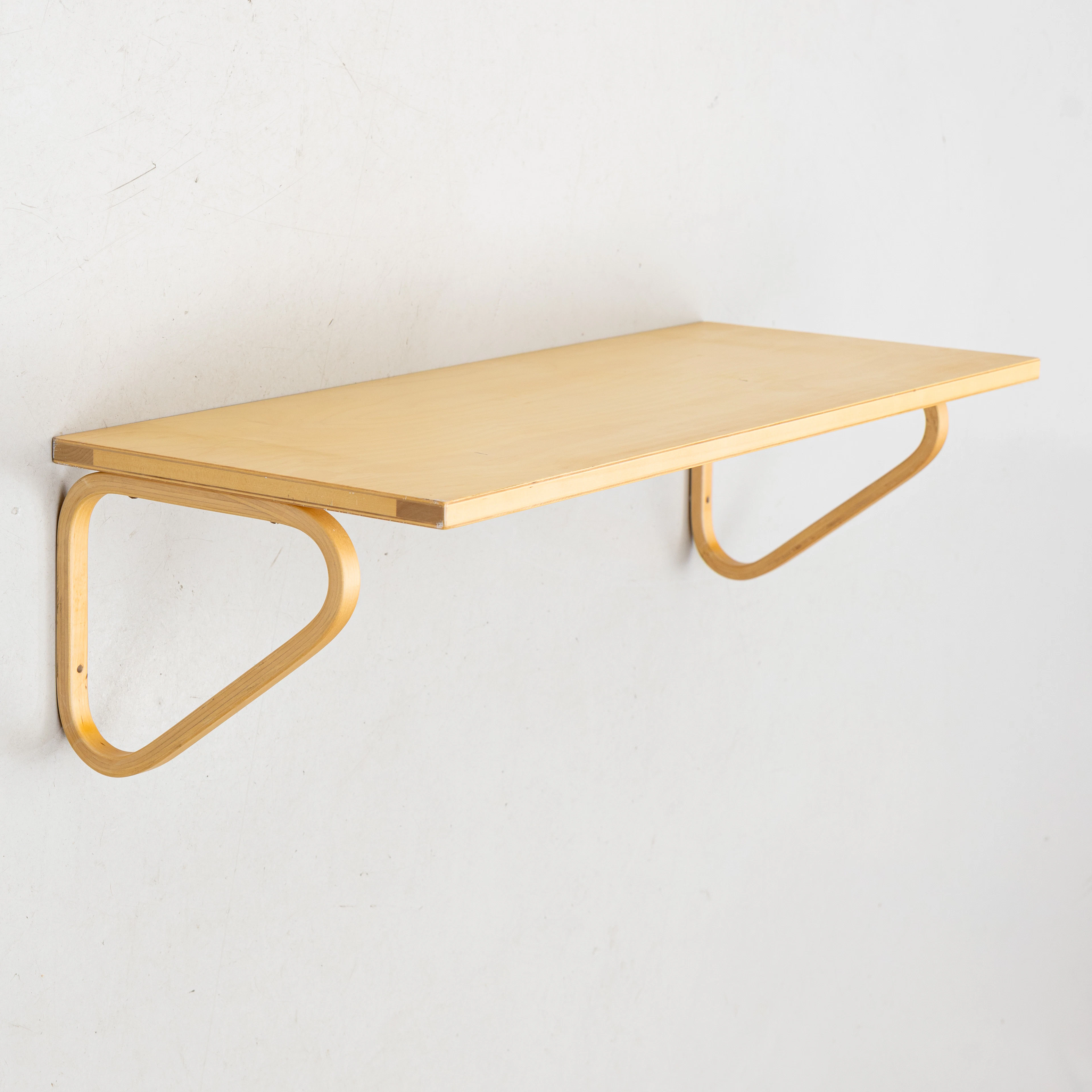 ALVAR AALTO. Hylla, modell 112A, björk, Artek, Finland.
