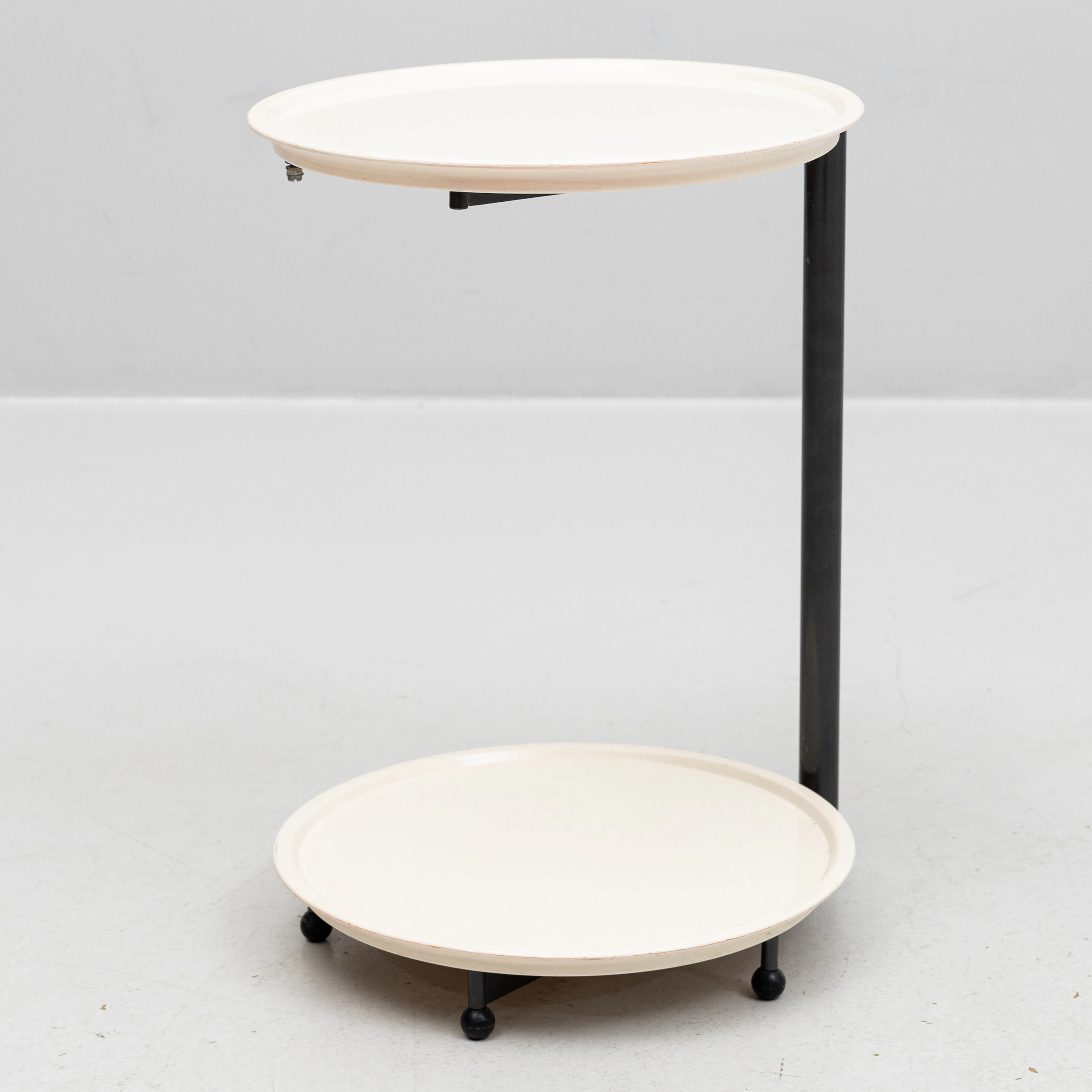 SIDOBORD / SÄNGBORD, Cassina, Italien, 1980-tal.