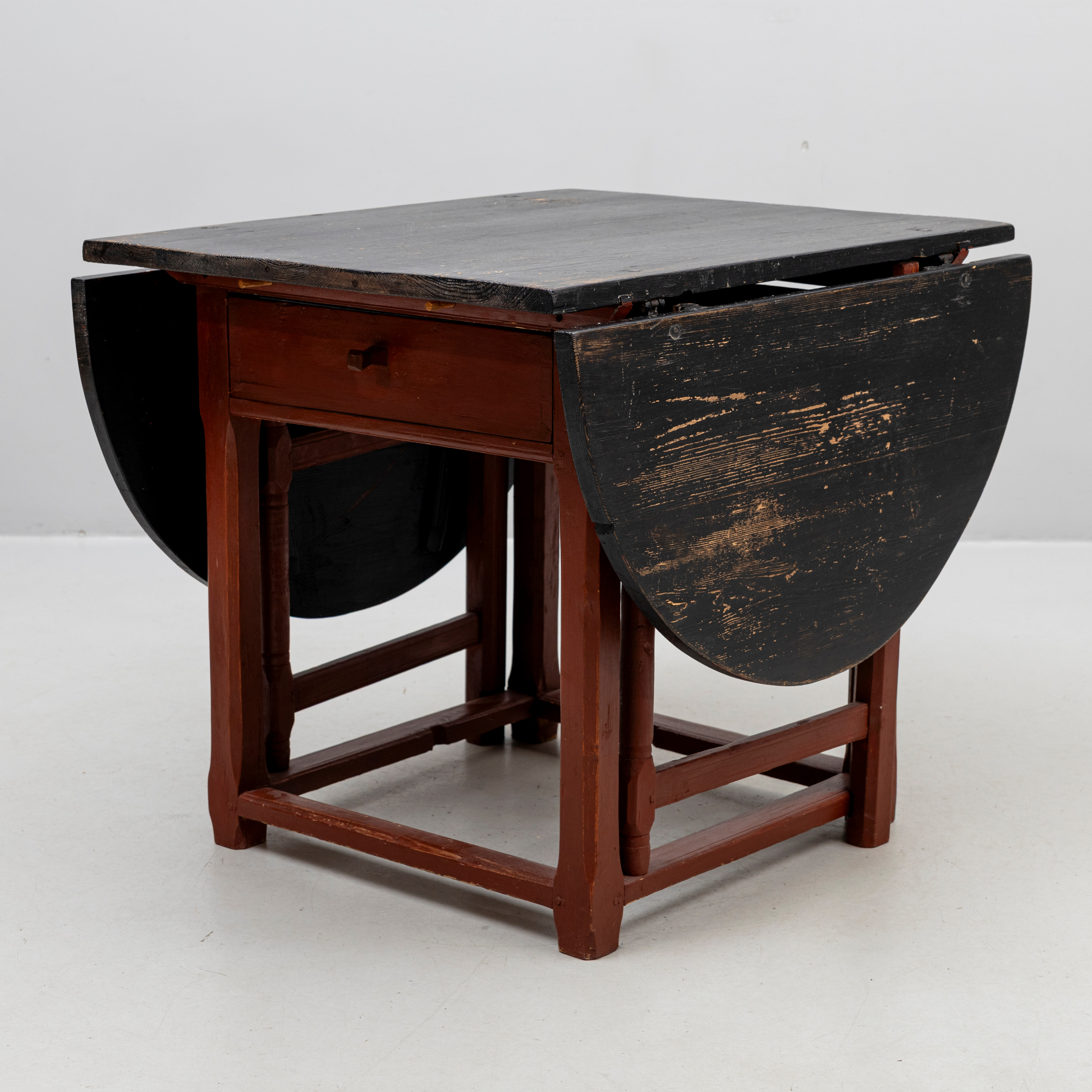 SLAGBORD, med låda, 1800-tal.