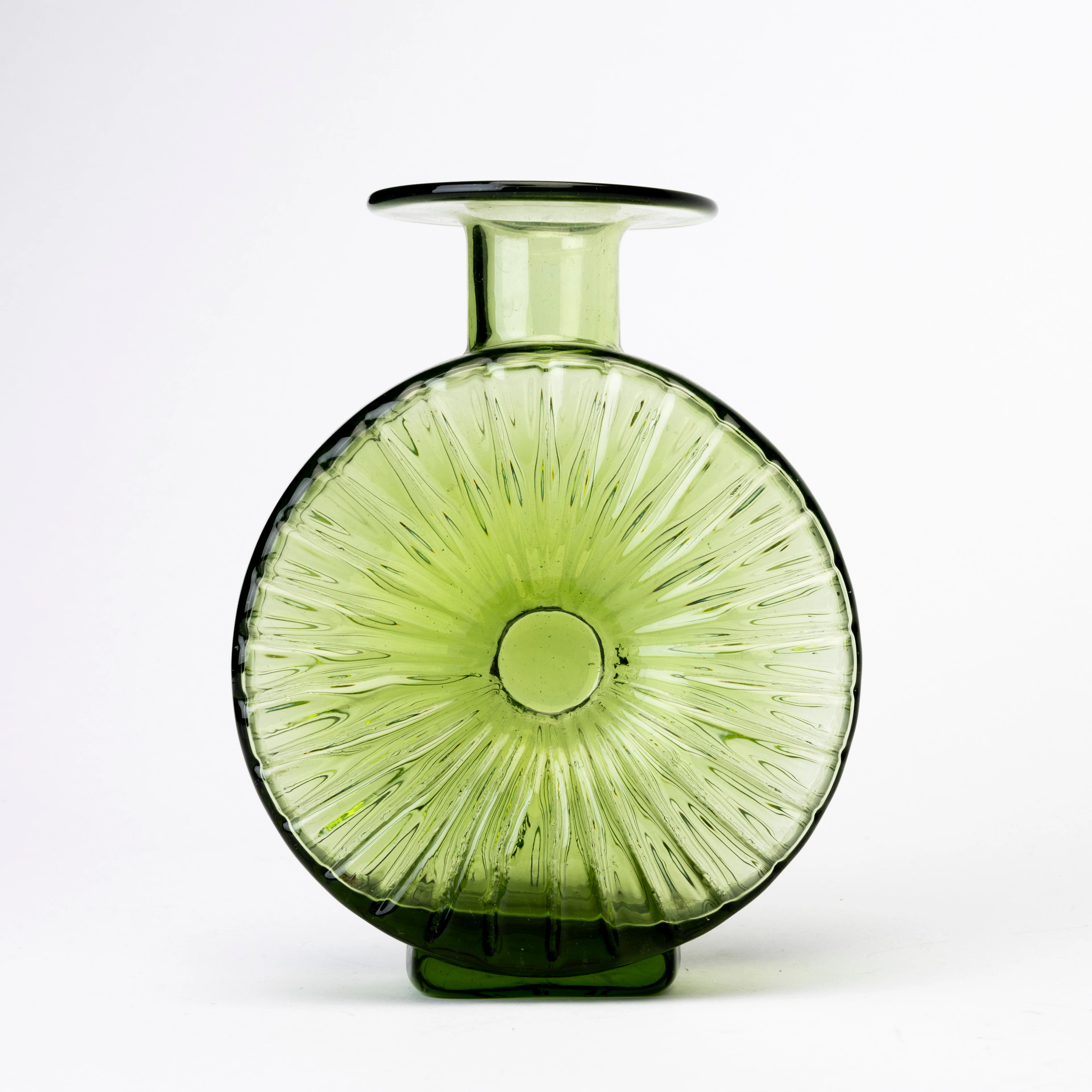 HELENA TYNELL. "Solflaska", gröntonat glas, formgiven 1964, Riihimäen