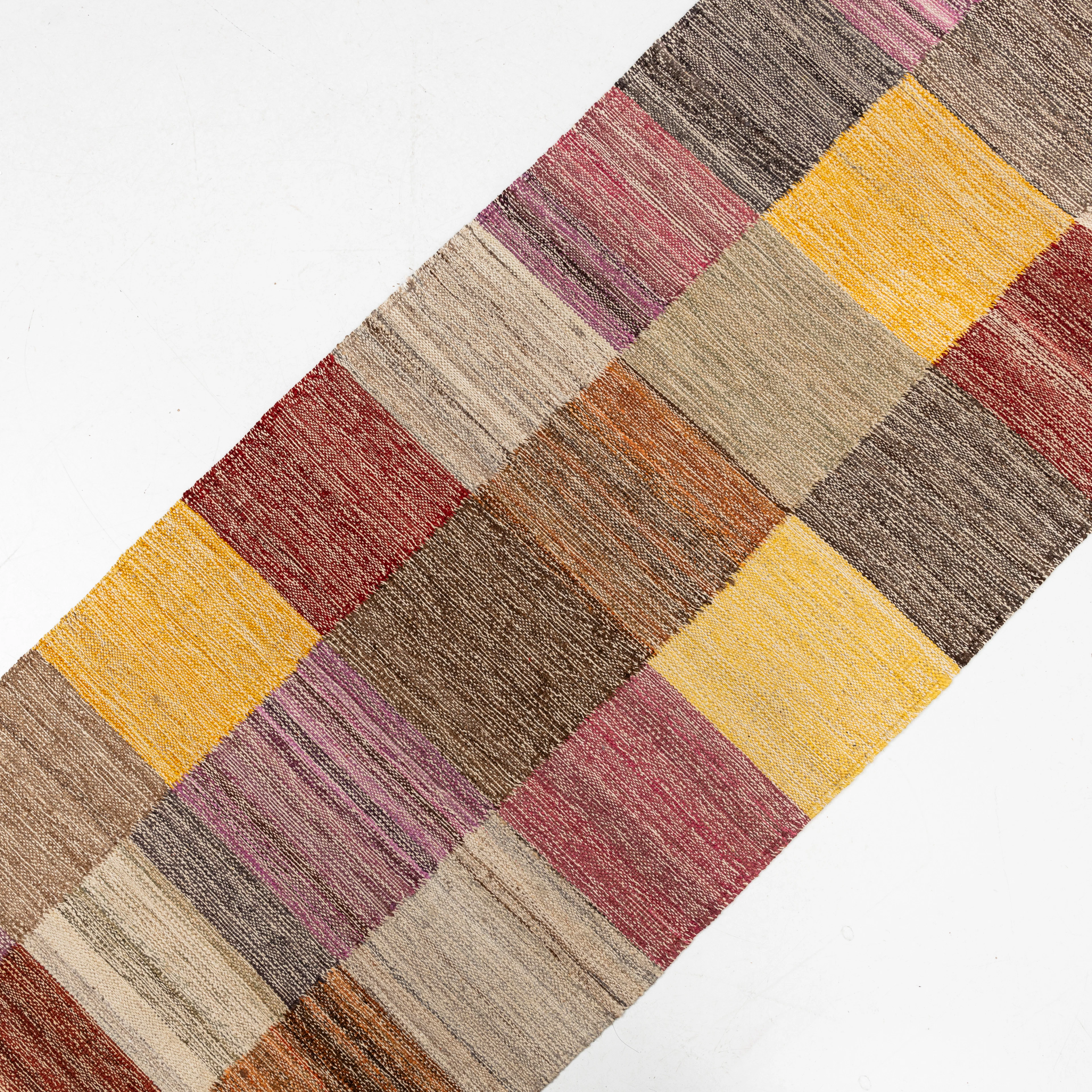 GALLERIMATTA, ull, slätvävd, ca 290 x 78 cm.