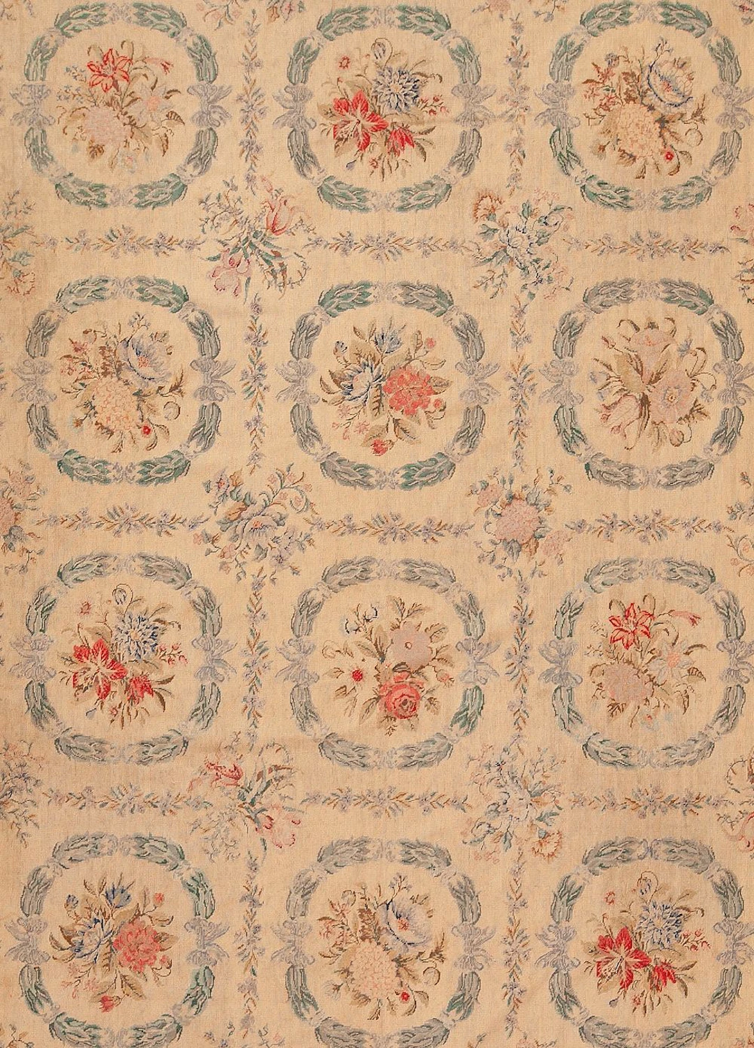 No Reserve - Large size Antique English Needlepoint Carpet - 18 ft