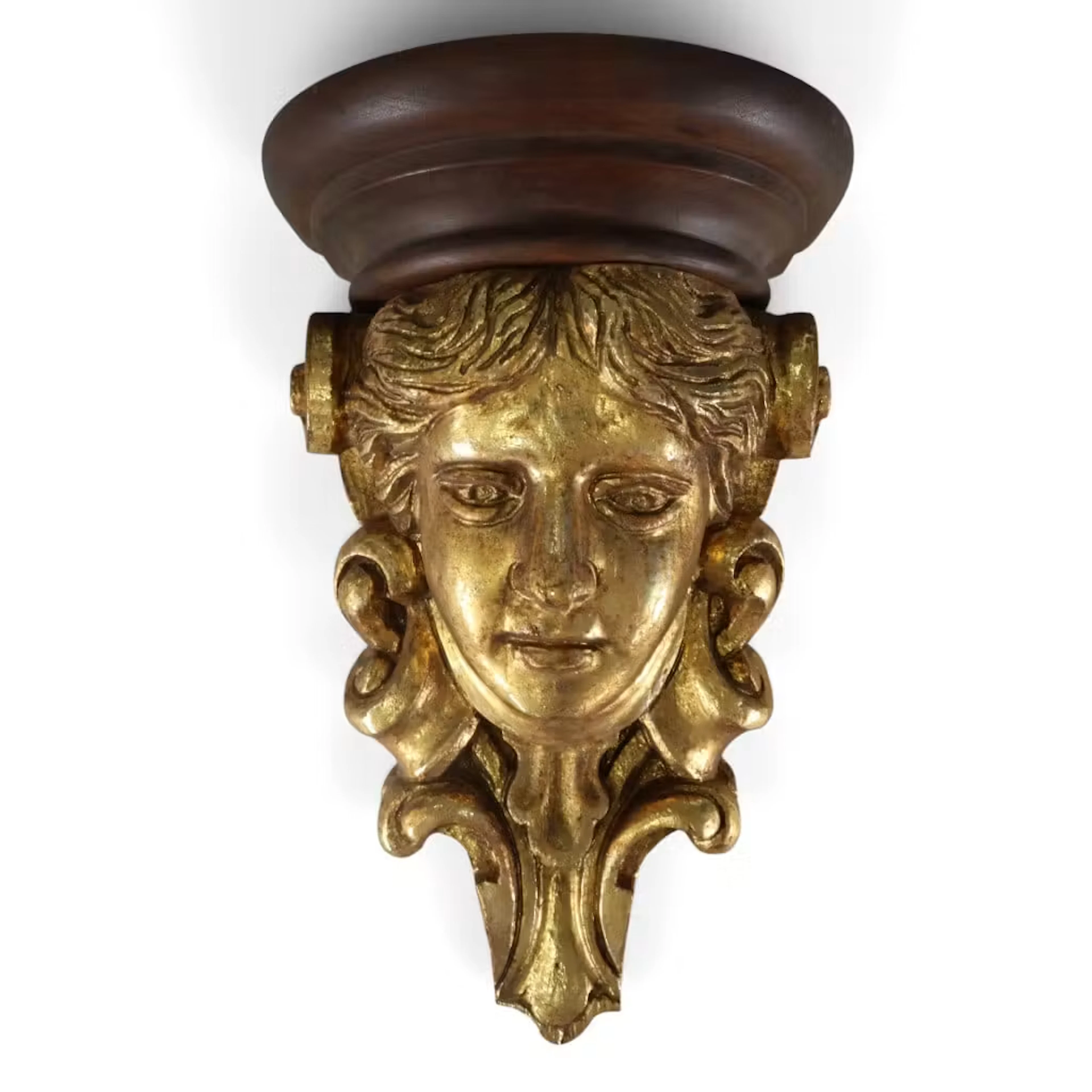 Lot 17: Carved Giltwood Mask-Form Wall Bracket